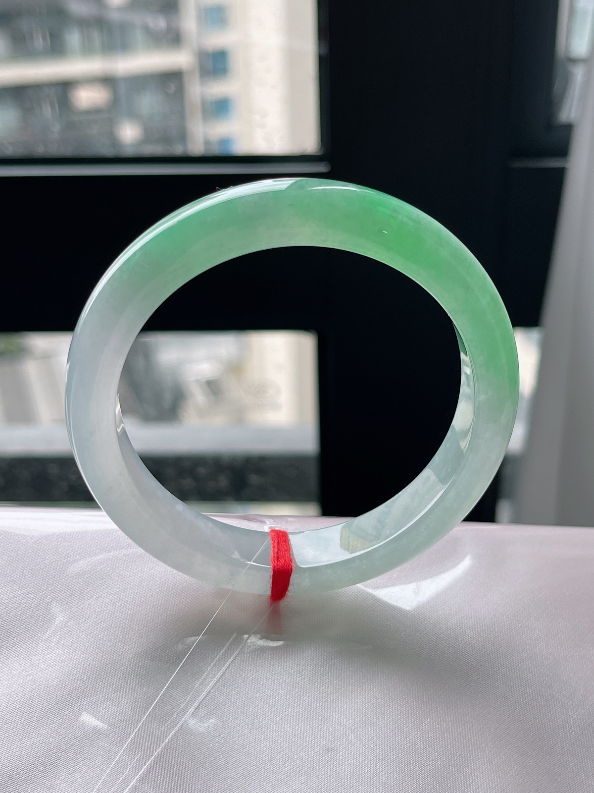 正圈59.3圈口，翡翠冰糯种飘绿手镯