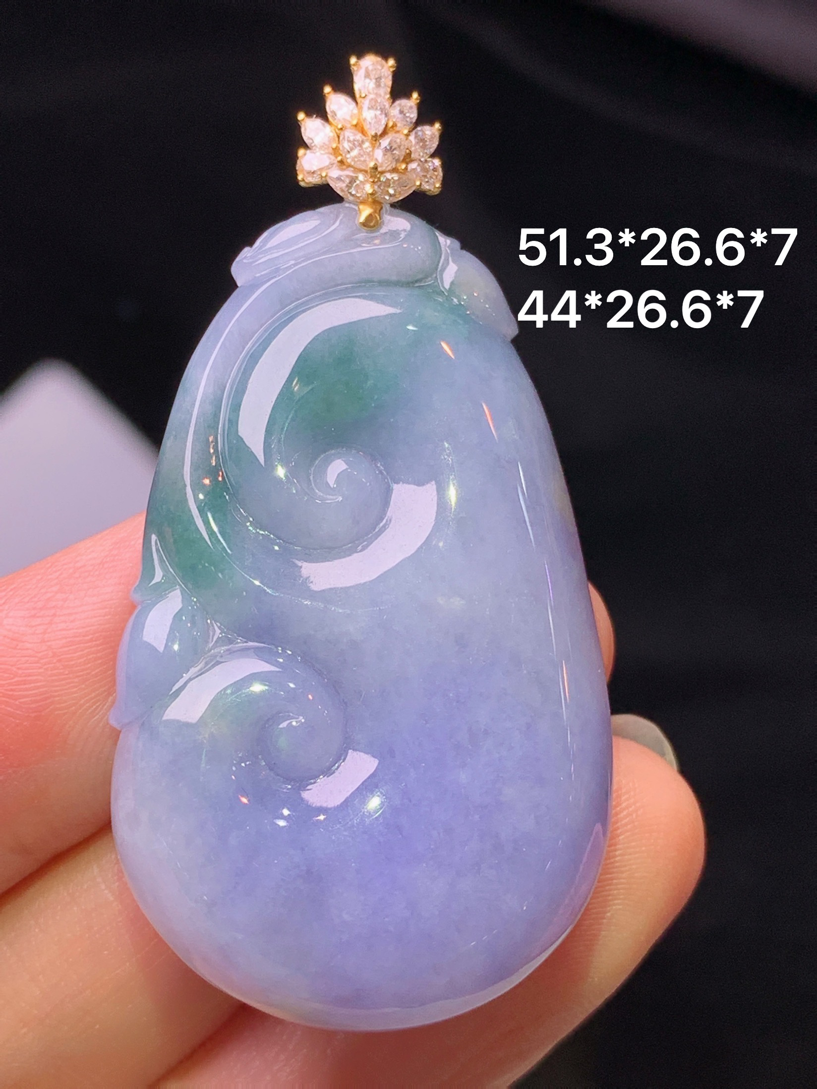 18k金钻镶嵌紫罗兰飘绿如意吊坠 玉质细腻 水润亮眼 色泽艳丽 整体尺寸51.3*26.6*7j1