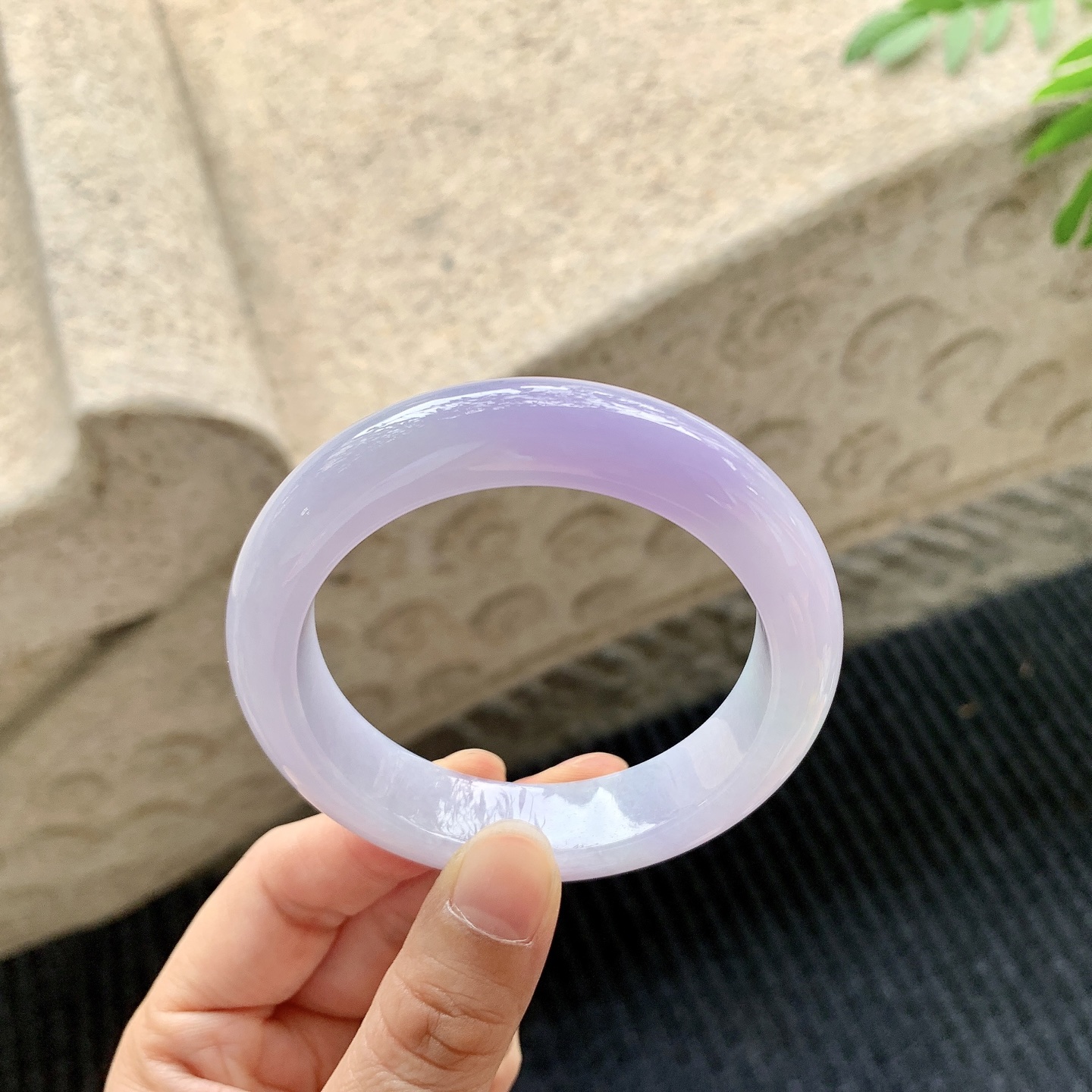 正圈52 53【圈口】53.6/13/9【编码】A1041523【描述】细糯紫罗兰，水润，种老，细腻，无裂