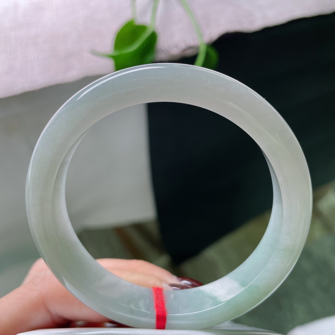 58.1/12.6/8.5浅油绿正圈，双层渐变编织，似水墨在宣纸上自然晕染，无裂，ss47612a