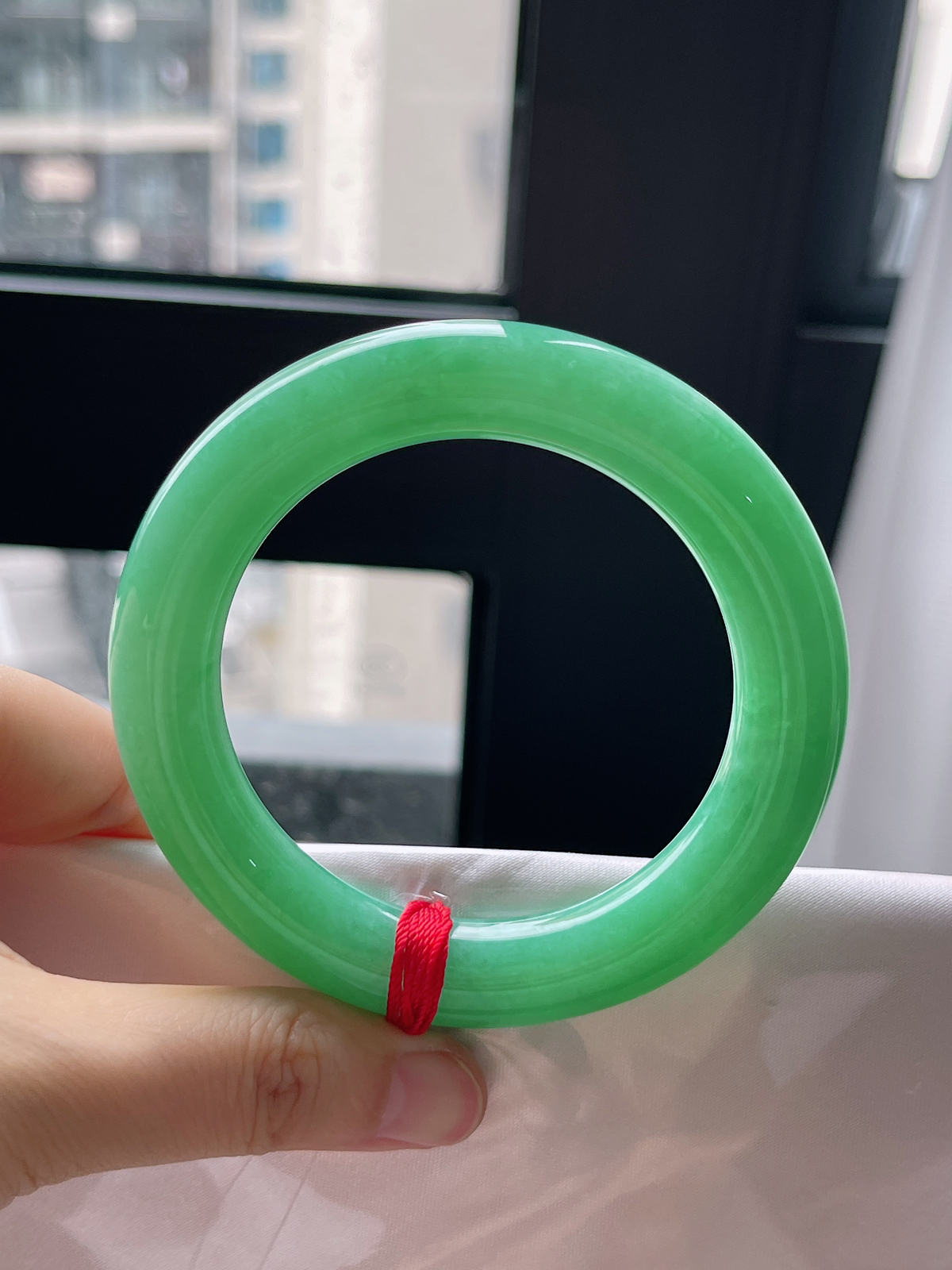 圆镯54.4圈口，翡翠糯化种满圈绿手镯