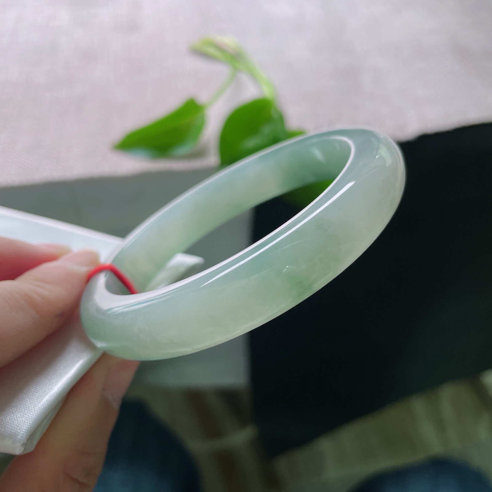 60/12.1/8.6，湖水蓝正圈，油润有光泽，大圈口，种老，沉鱼落雁，棉线..