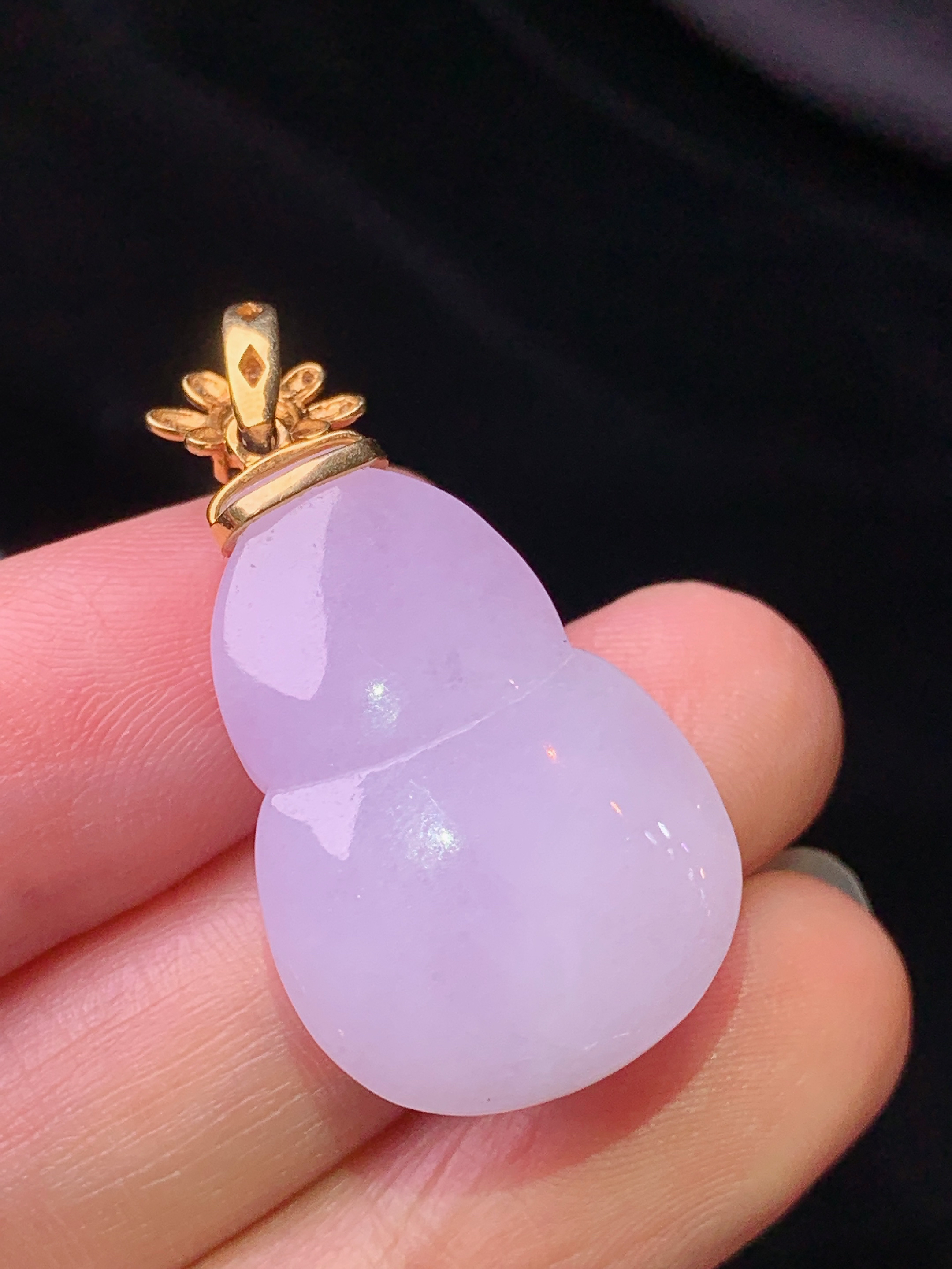 18k金钻镶嵌淡紫罗兰葫芦吊坠 玉质细腻 色泽艳丽清新 水润亮眼 整体尺寸34.8*17.8*9.2e1