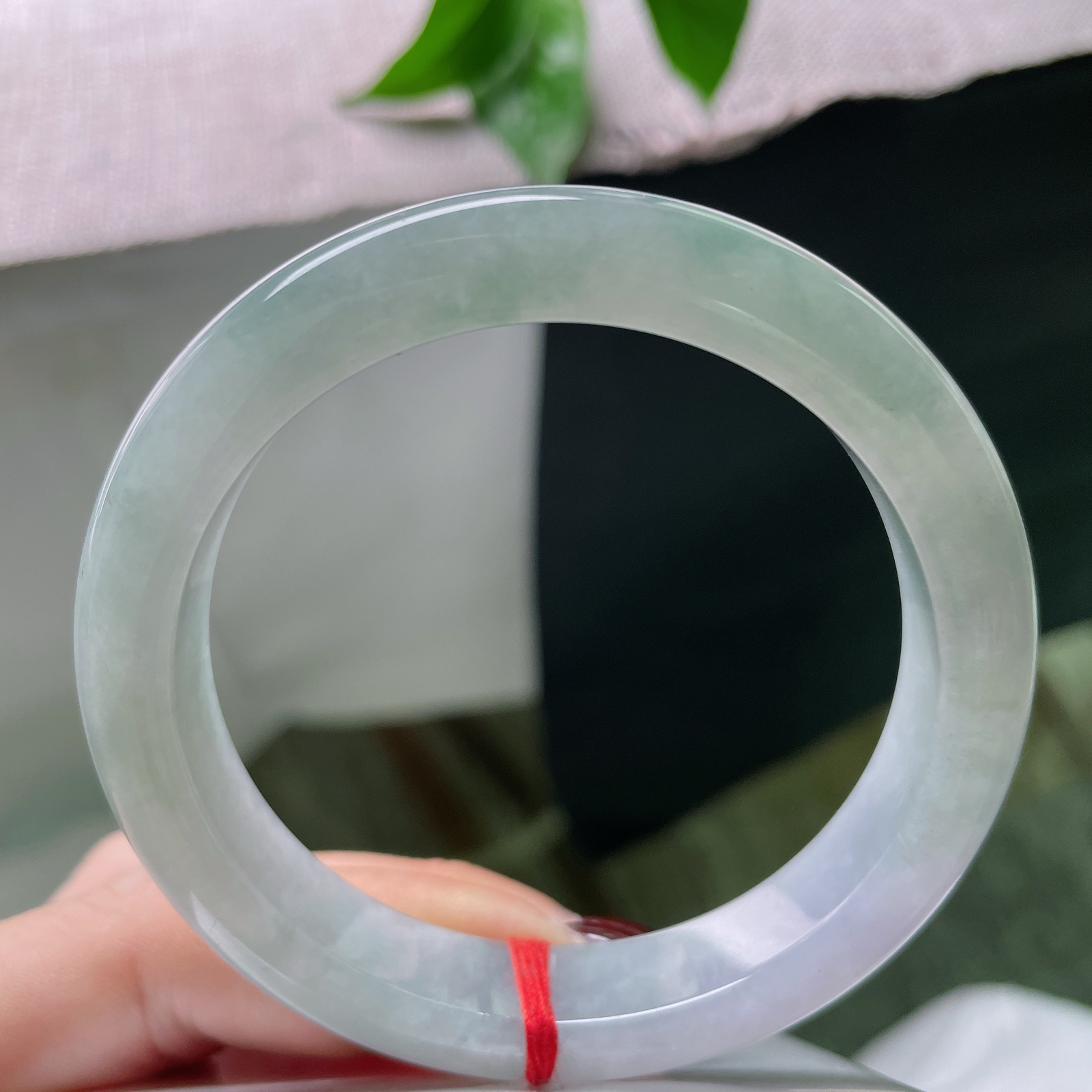 56.2/11.5/8.4，淡紫淡绿正圈，青烟紫雾，绕腕成诗，水润，细腻ss50493a