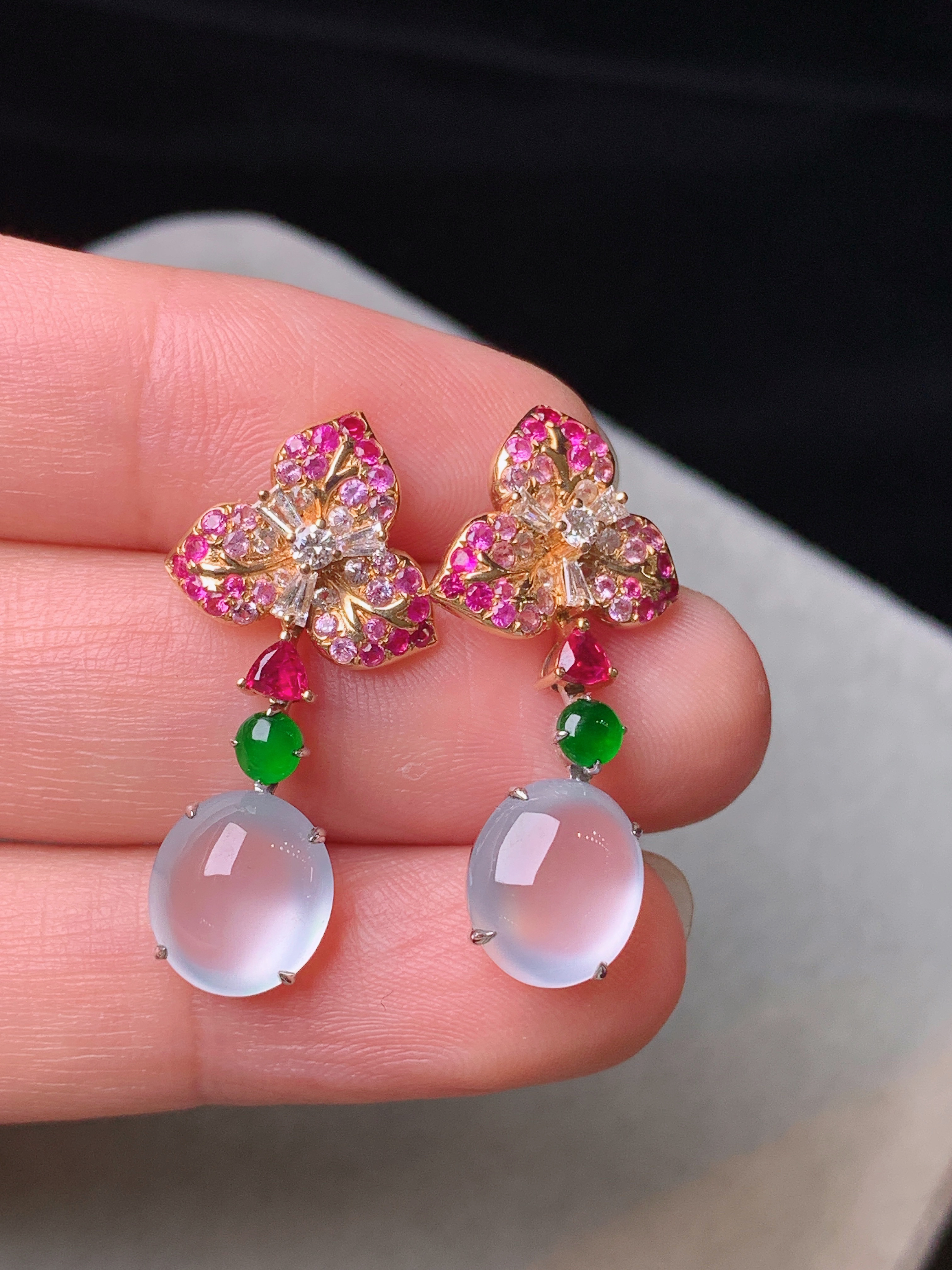 18k金钻镶嵌冰种蛋面耳坠 玉质细腻 水润亮眼 色泽艳丽 整体尺寸28.5*8.5*5.5m5