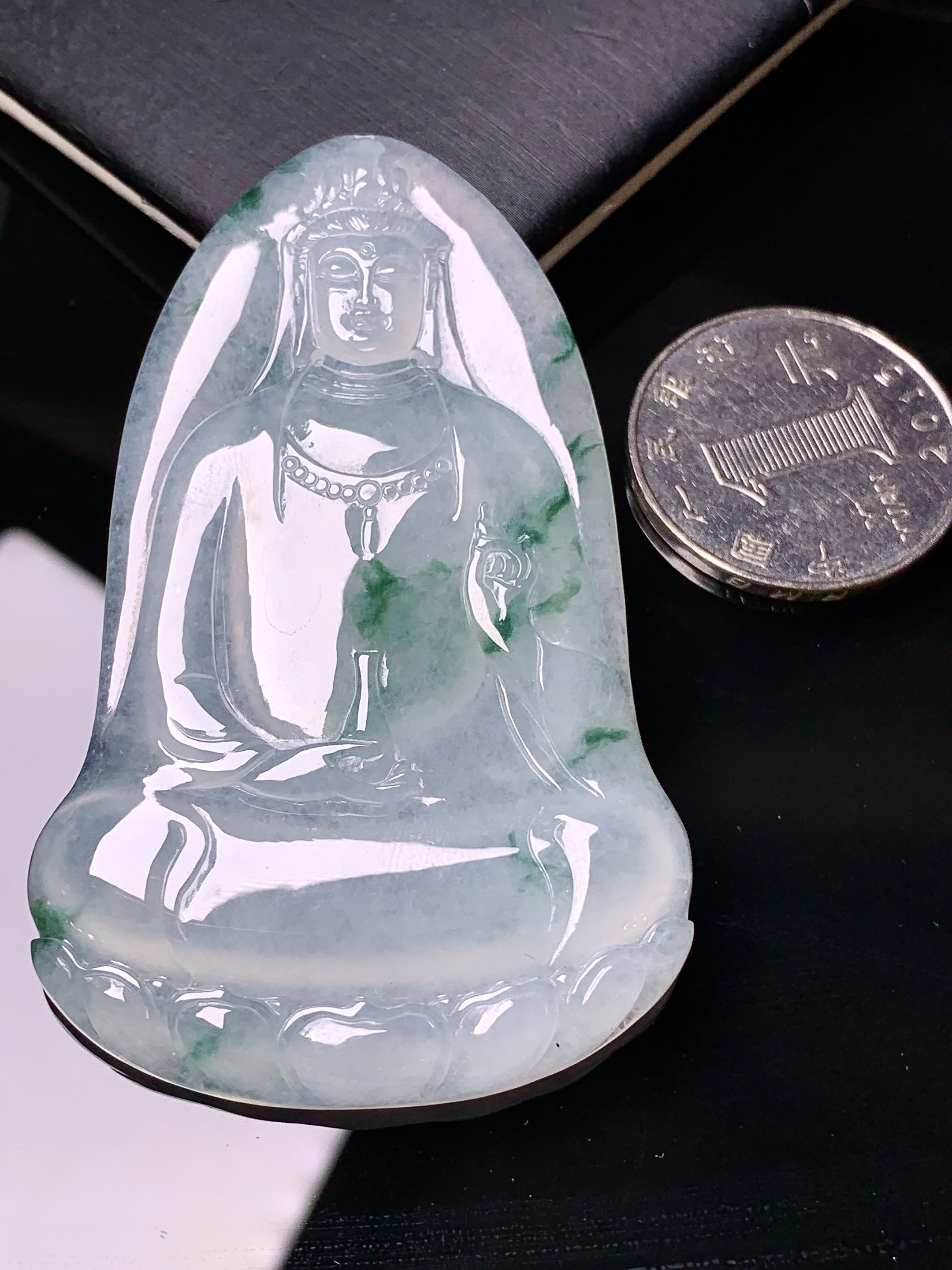 冰种飘花观音菩萨吊坠 玉质细腻 水润亮眼 色泽艳丽 整体尺寸66.5*41.6*5.5a2