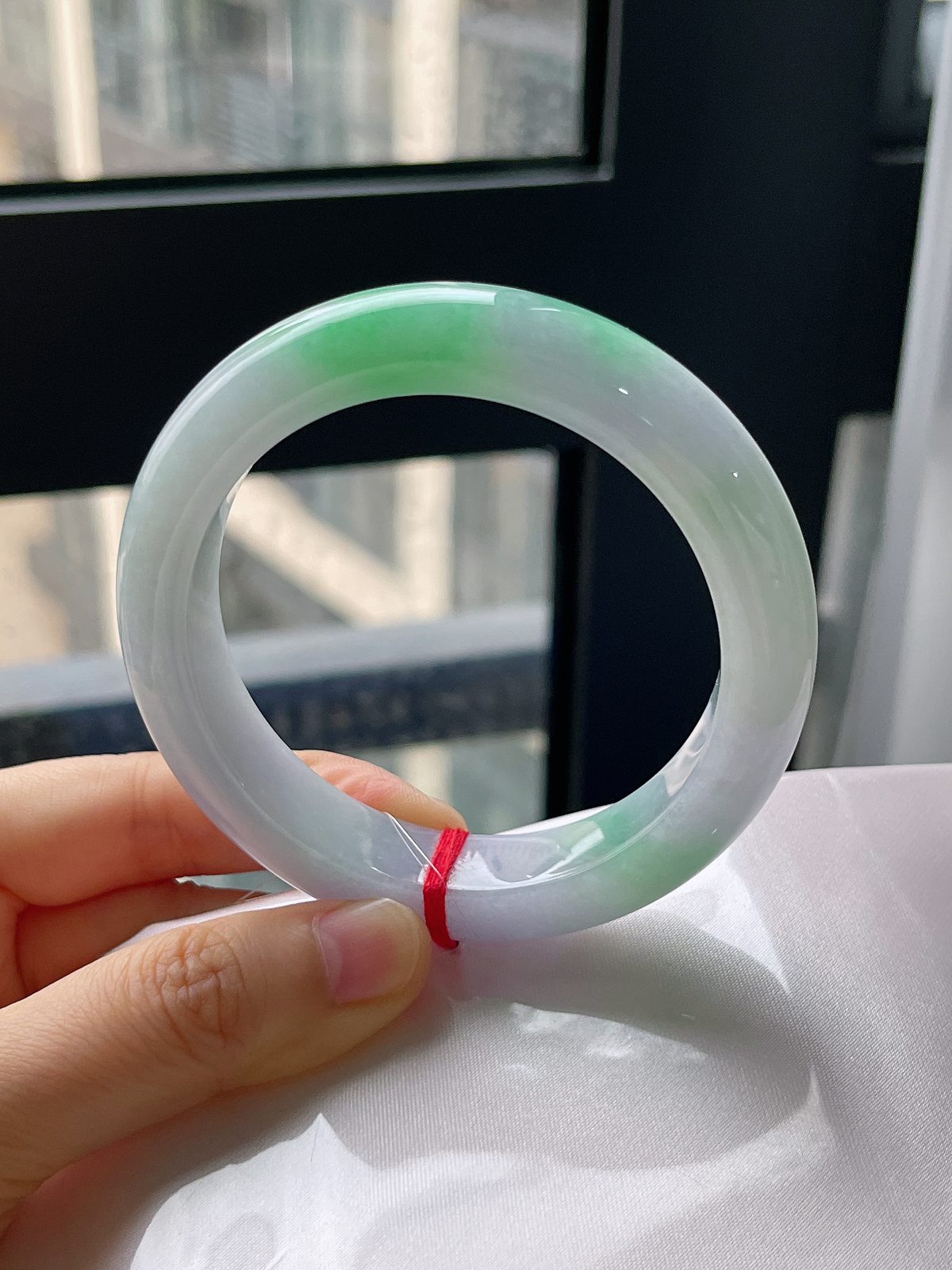 正圈56.6圈口，翡翠冰糯种飘花手镯