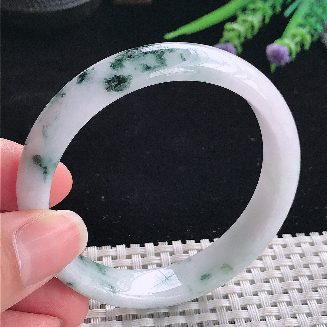 实拍A货翡翠57/13.3/7老坑精美温润飘花手镯翡翠宽边玉镯平安镯美人镯