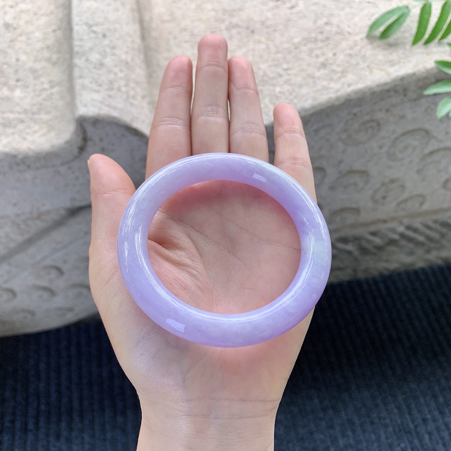 圆条54 55【圈口】55.3/10/10【编码】T3121437【描述】满紫，水润，种老，细腻，无裂