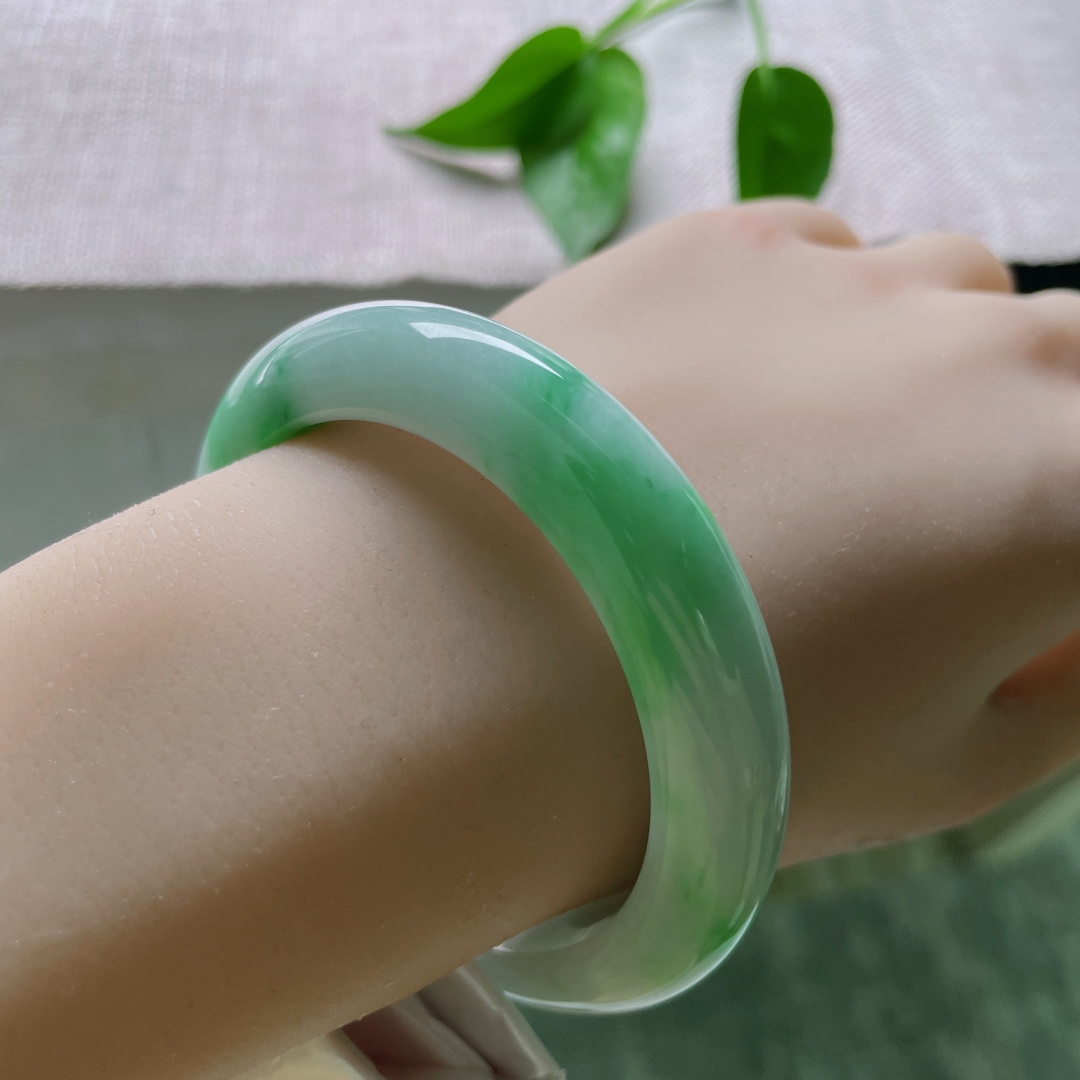 54.5/12/9.1飘绿正圈，水润细腻，色系甜美，优雅大方，贵气，无裂，ss50787a