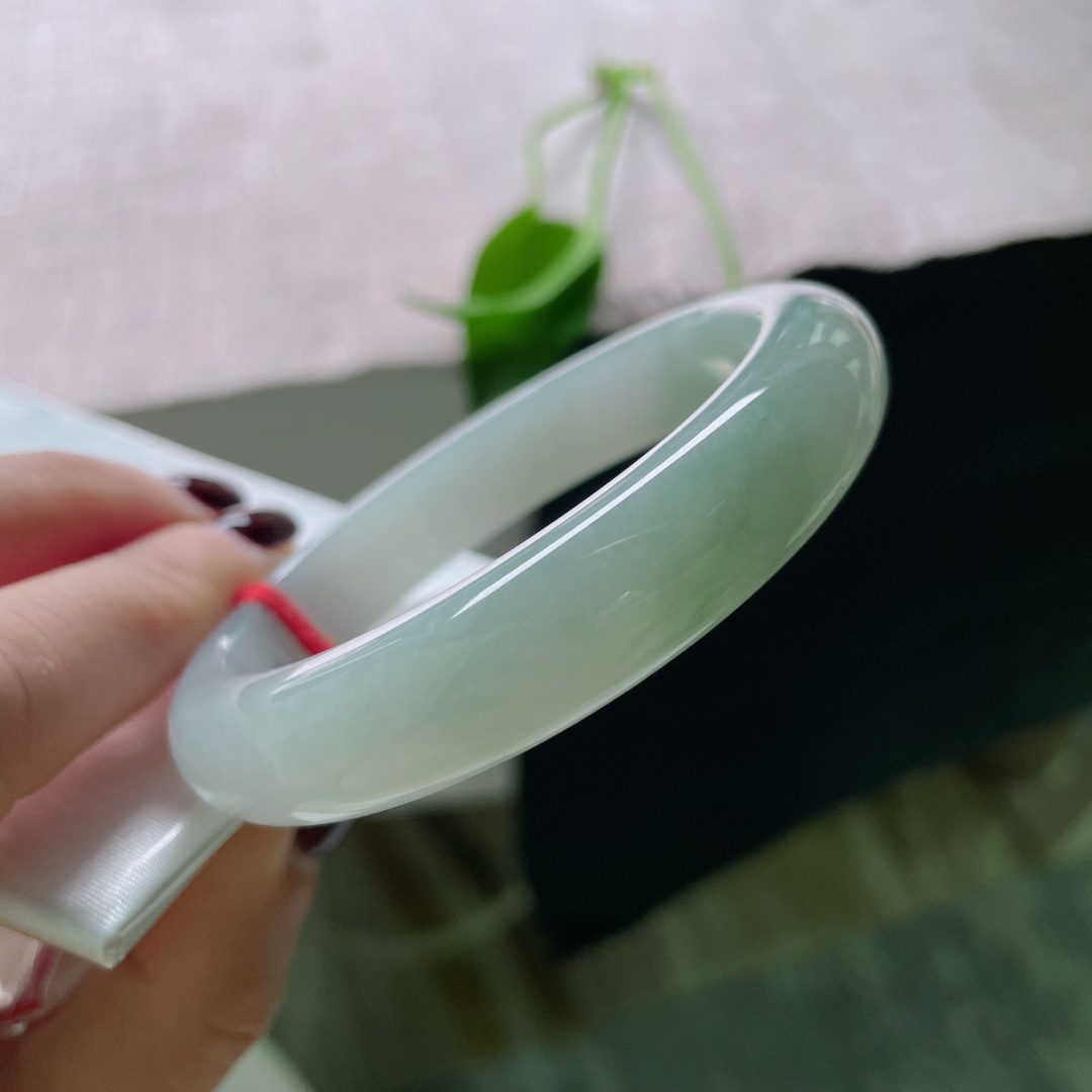 58.1/12.6/8.5浅油绿正圈，双层渐变编织，似水墨在宣纸上自然晕染，无裂，ss47612a