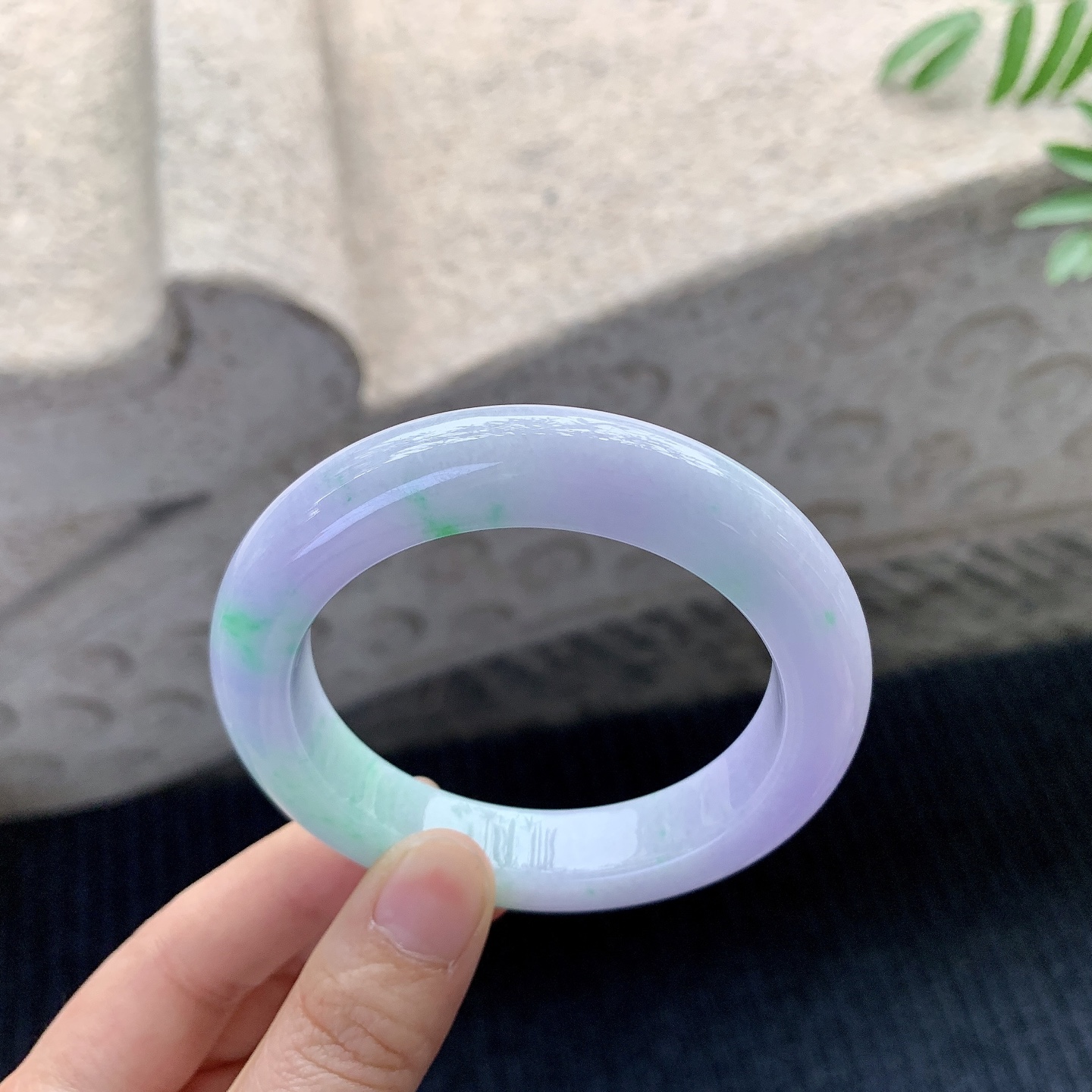 正圈53 54【圈口】54.8/12/10【编码】T3121438【描述】春彩，水润，种老，细腻，无裂纹