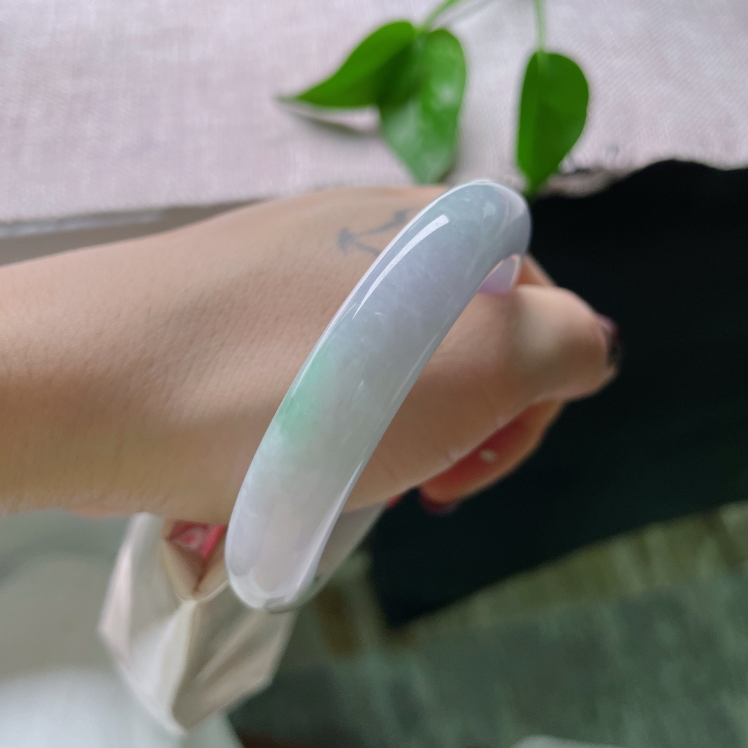 53.8/12/8.3，紫罗兰正圈，肉质细腻干净，一抹飘花增添几分韵味，种老，皮纹，ss50420a