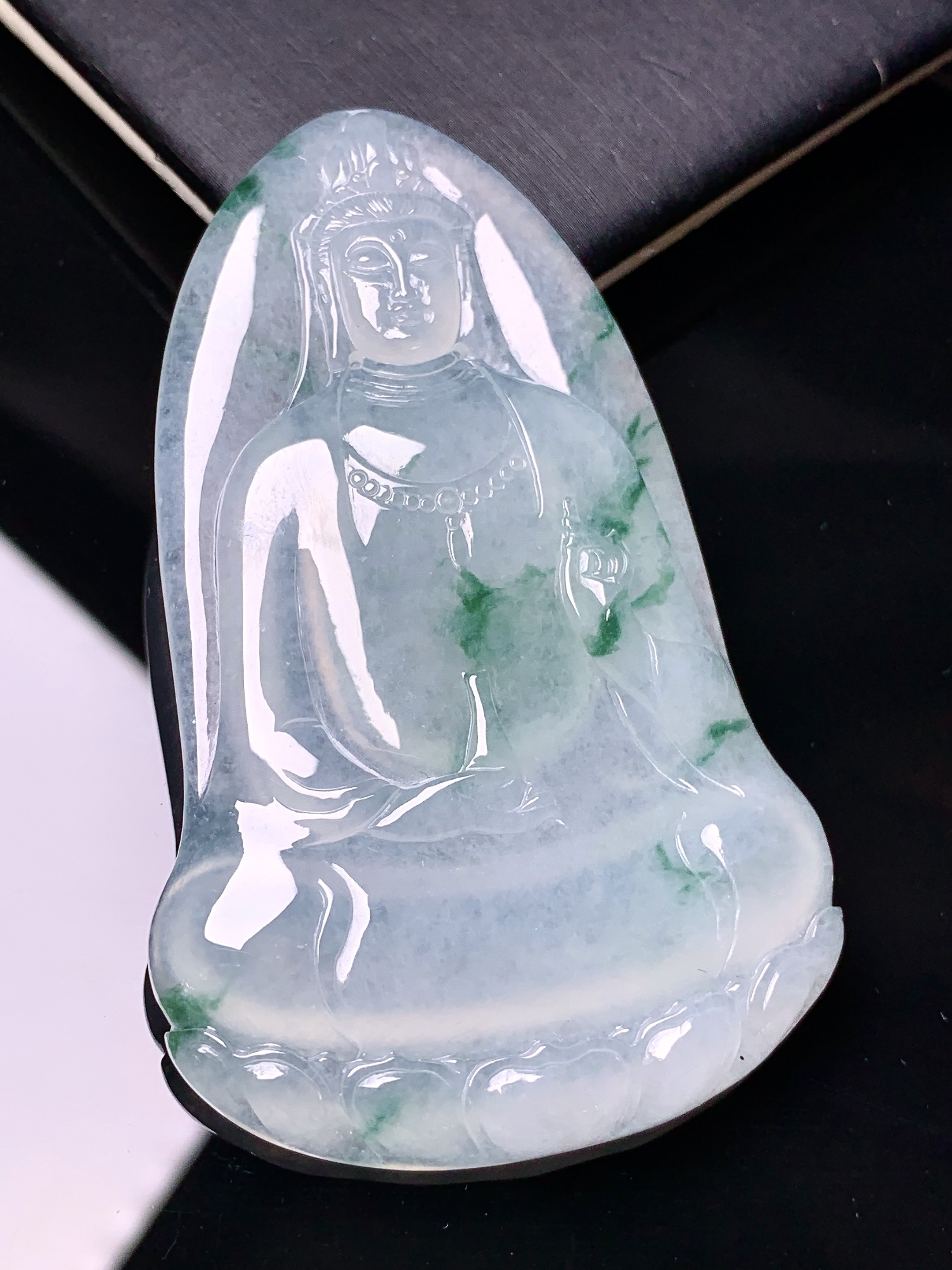 冰种飘花观音菩萨吊坠 玉质细腻 水润亮眼 色泽艳丽 整体尺寸66.5*41.6*5.5a2