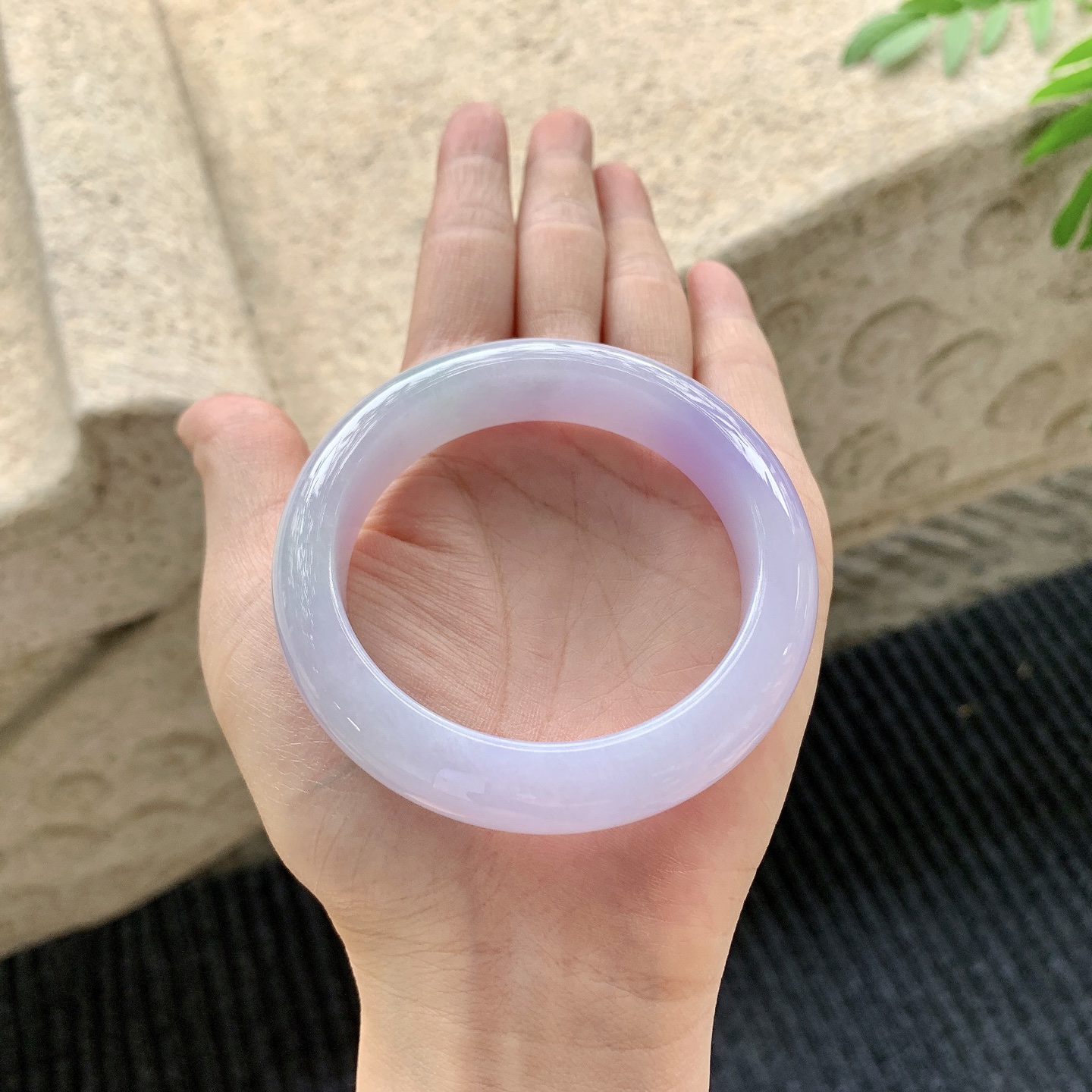 正圈52 53【圈口】53.6/13/9【编码】A1041523【描述】细糯紫罗兰，水润，种老，细腻，无裂