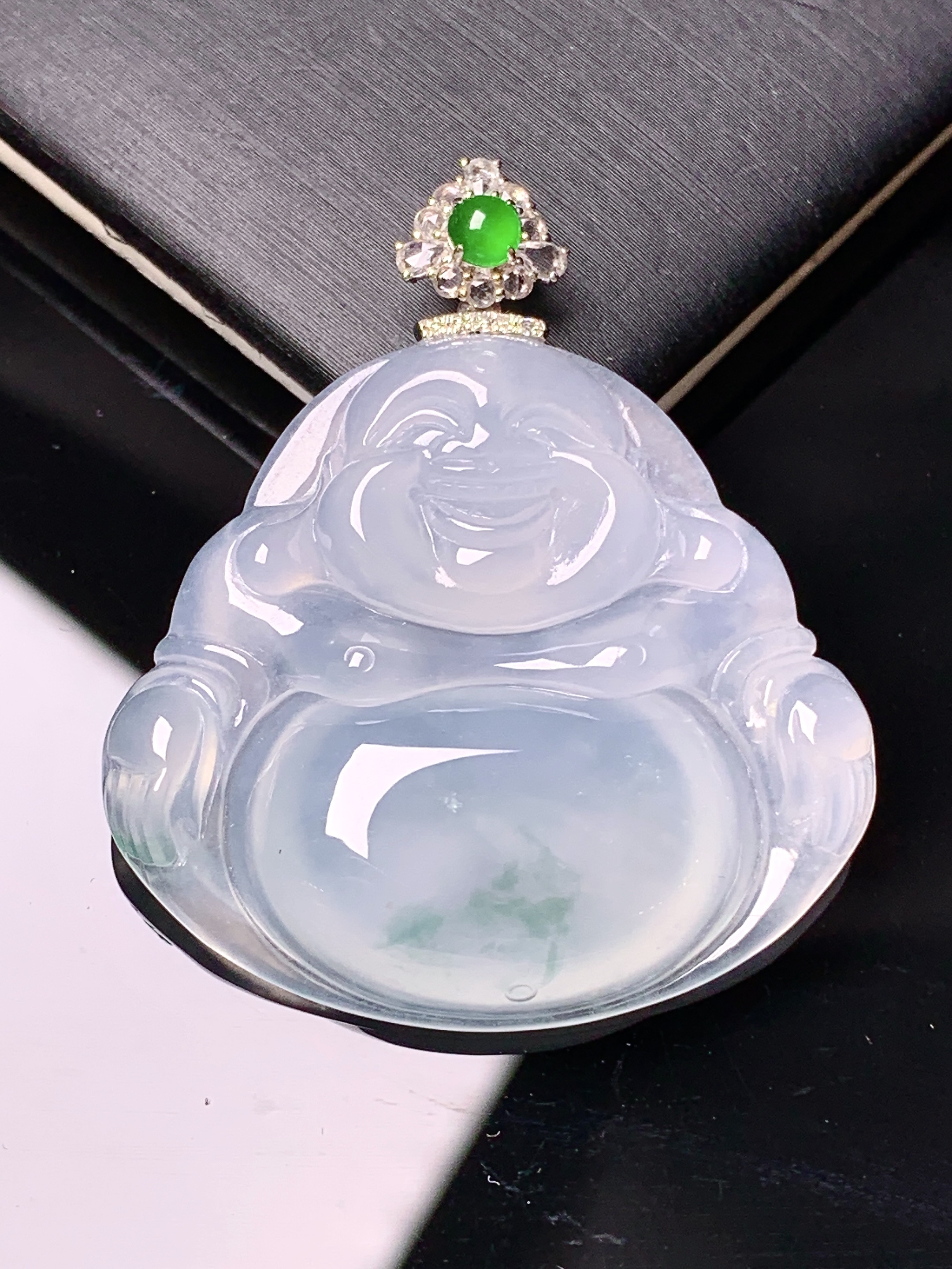 18k金钻镶嵌冰种佛公吊坠 玉质细腻 水润亮眼 色泽艳丽 整体尺寸39.5*34*6a2