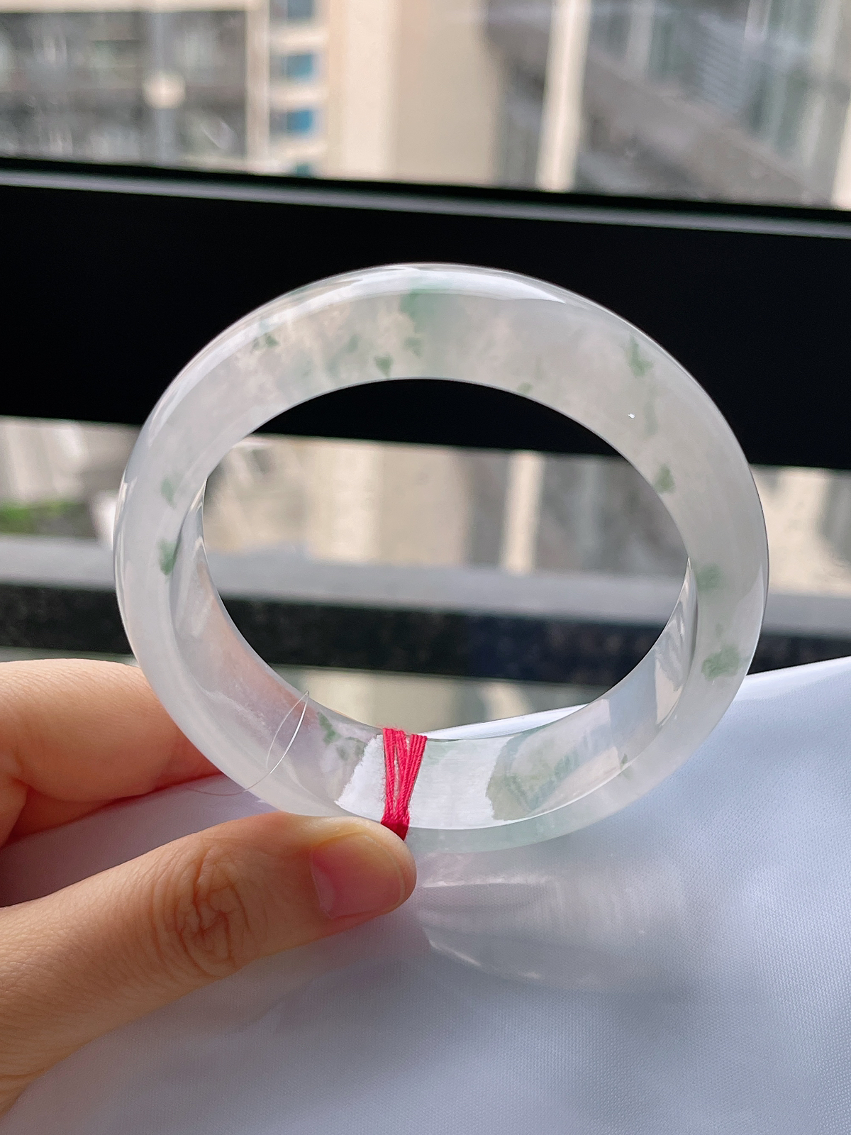 正圈58.7圈口，翡翠冰种飘花手镯