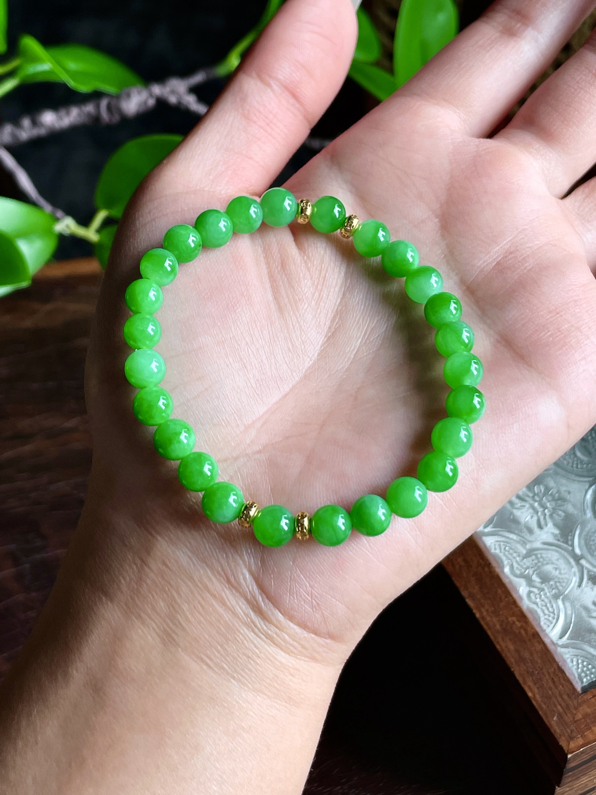 【珠子】🫧阳绿手串圆珠子手串
【说明】缅料 性价比高  
【尺寸】6.9mm
【重量】14.3克