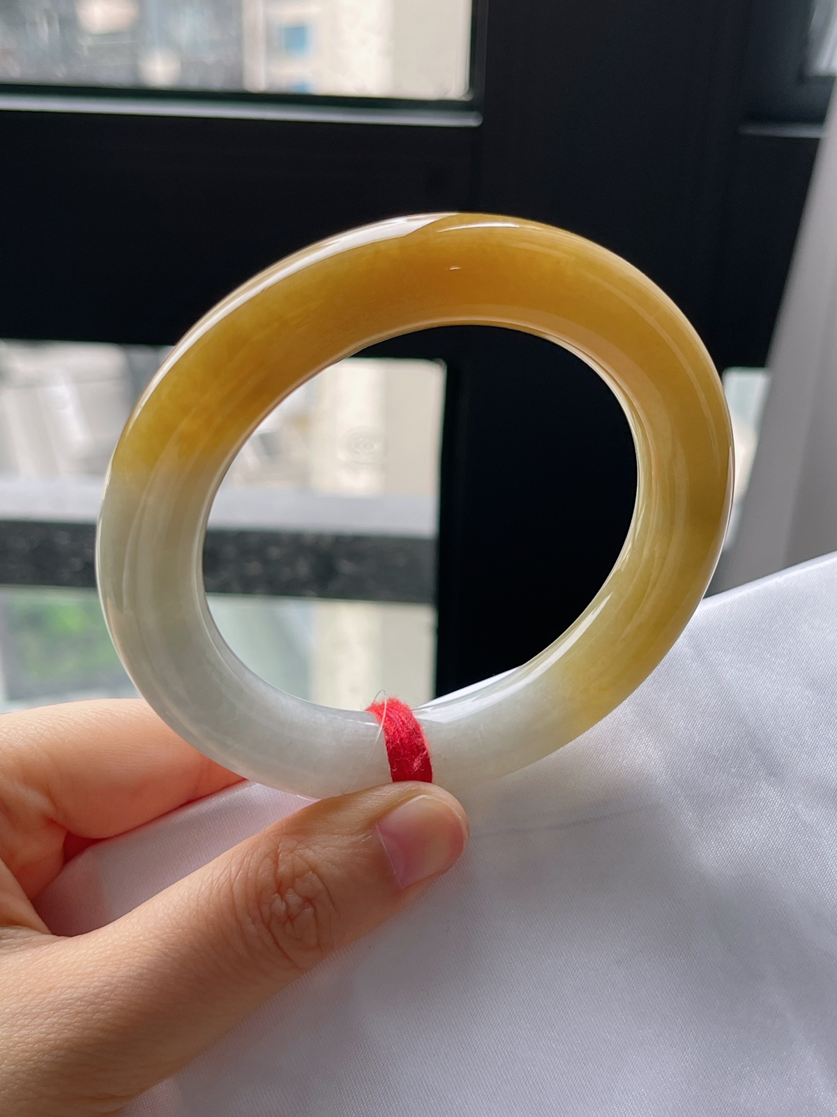 圆镯56.1圈口，翡翠糯化种黄翡手镯