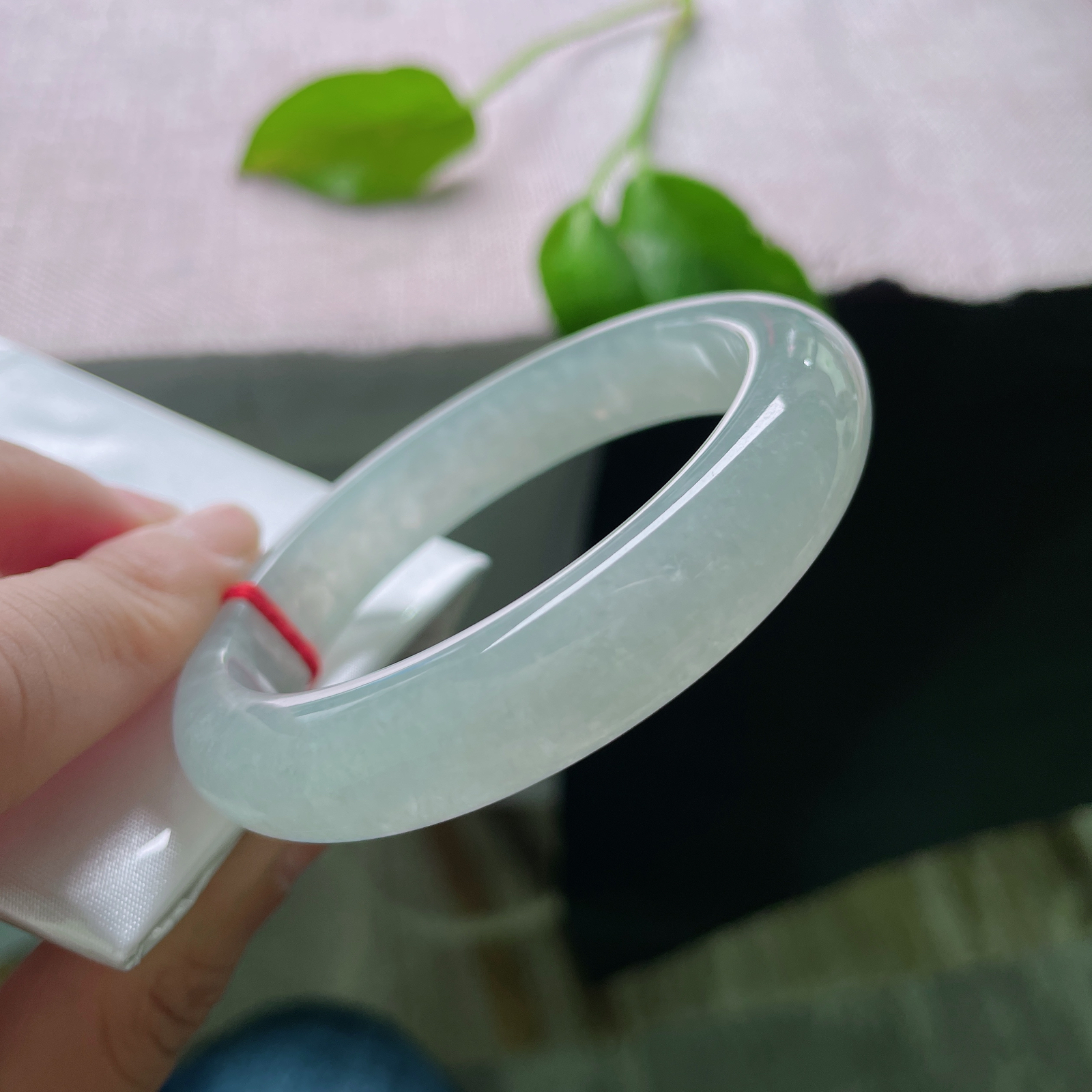 54.6/11.7/8.1，冰晴底正圈，晴水柔光，气质清冷又耐看。一片冰心在玉壶..