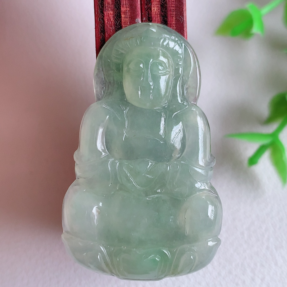 冰润精雕观音吊坠，法相端庄大气，工艺精湛，种色浓郁，细腻饱满冰润，种老水足，收藏佳品，佩戴大气  W357.13   尺寸：38-23.6-4.3mm