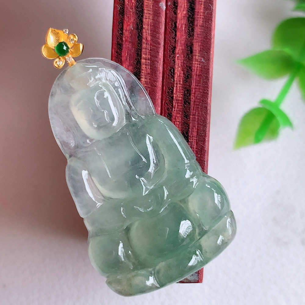 18k金扣冰润精雕观音吊坠，法相端庄大气，工艺精湛，种色浓郁，细腻饱满冰润，种老水足，收藏佳品，佩戴大气  W01.13   尺寸：31.5-20-4mm