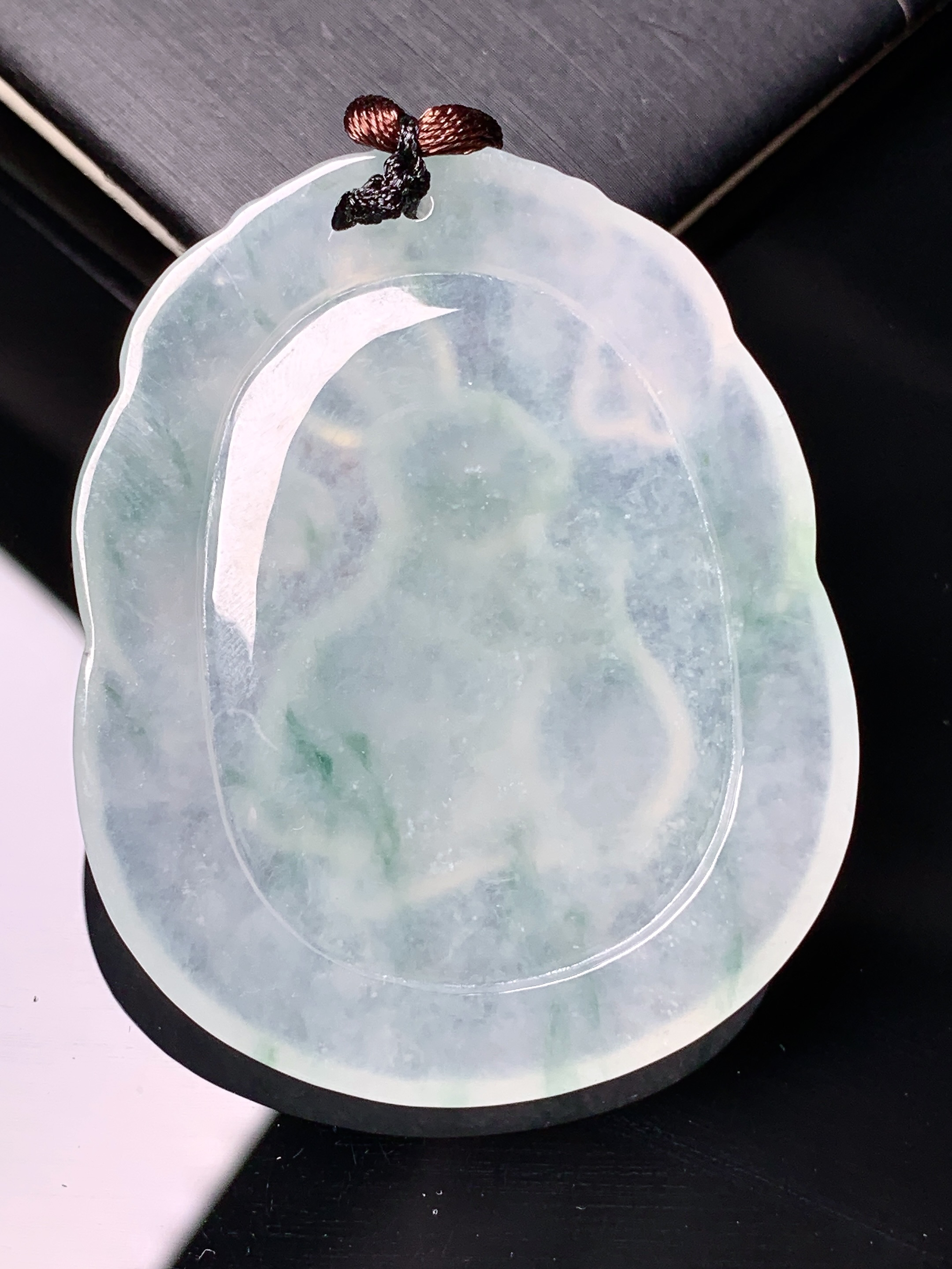 冰种生肖兔吊坠 玉质细腻 水润亮眼 色泽艳丽 整体尺寸49.6*40.3*6.6b2