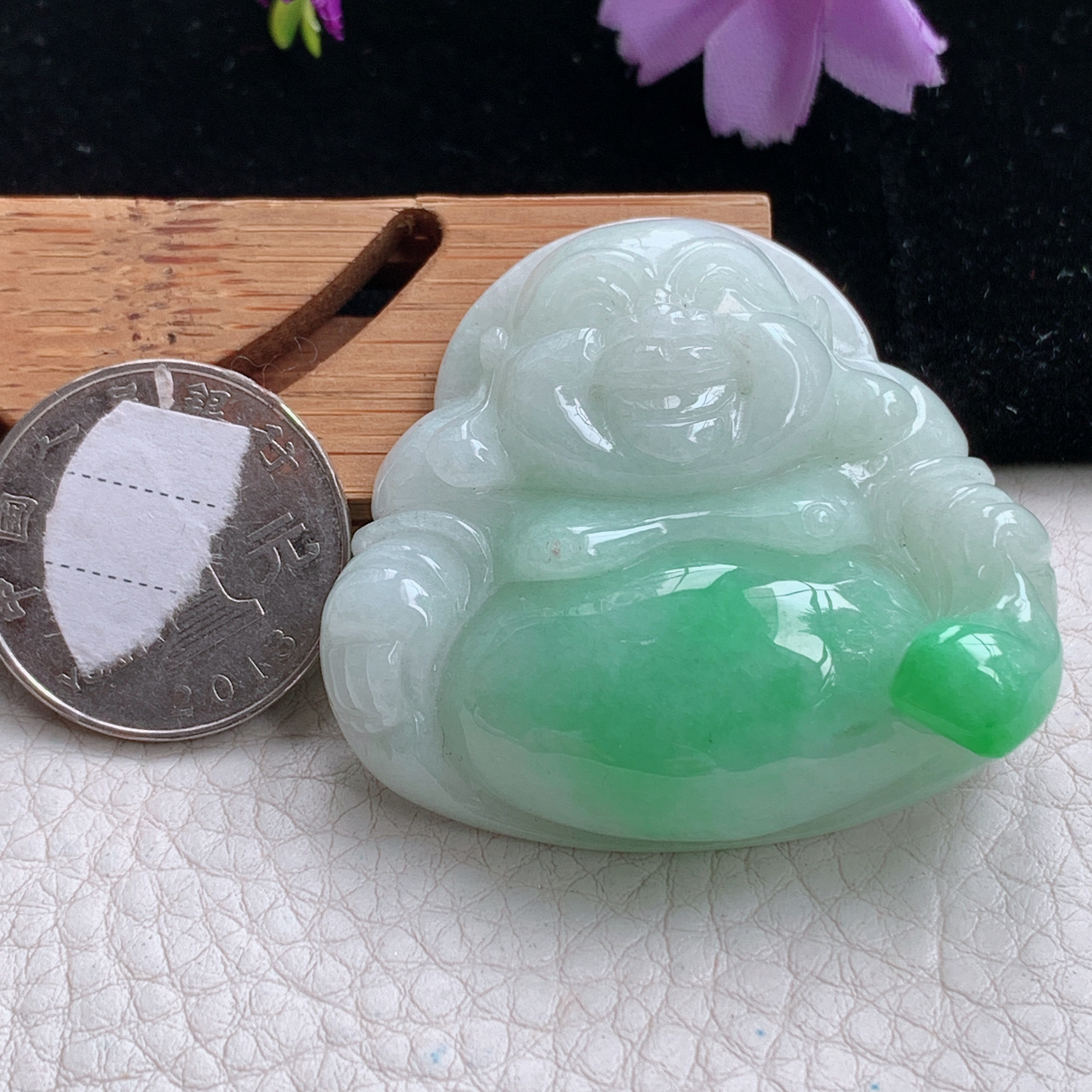 zen实拍42*47*12.8缅甸翡翠飘绿佛公吊坠大肚弥勒佛像项坠白底青