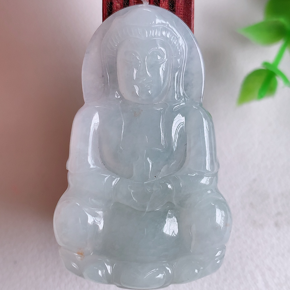 冰润精雕观音吊坠，法相端庄大气，工艺精湛，种色浓郁，细腻饱满冰润，种老水足，收藏佳品，佩戴大气  W49.13   尺寸：42.5-26.5-5.5mm
