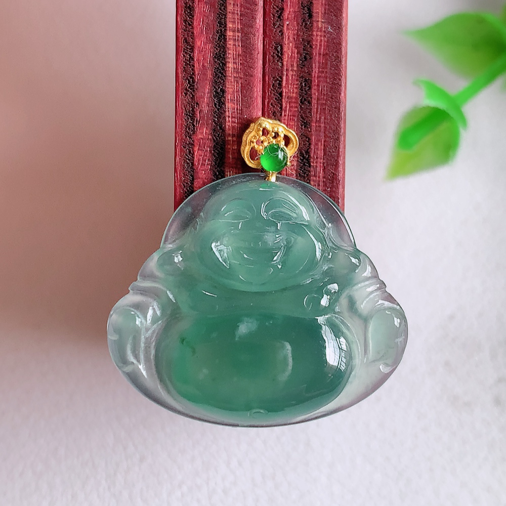 18k金扣蓝冰佛公挂件 玉质细腻  精雕弥勒佛，笑佛福耳垂肩，面相喜庆，开怀大笑，憨态可掬。惟妙惟肖，寓意福禄双全，吉祥美满，笑口常开 W01.13 尺寸：20-23.8-3.8mm