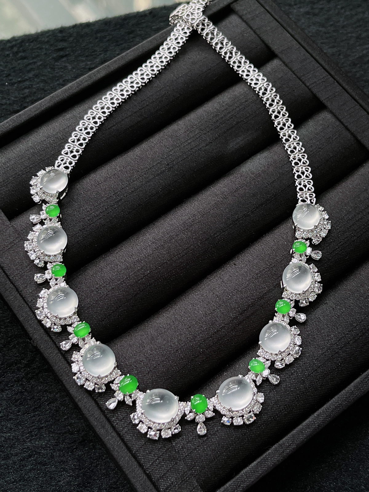 18k金 白冰双眼皮钢蛋翡翠项链