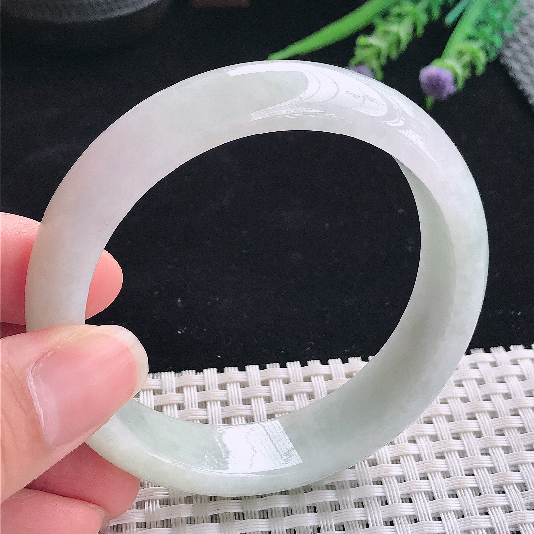 实拍A货翡翠59/15.3/8老坑秀气温润轮胎手镯翡翠宽边玉镯平安镯美人镯