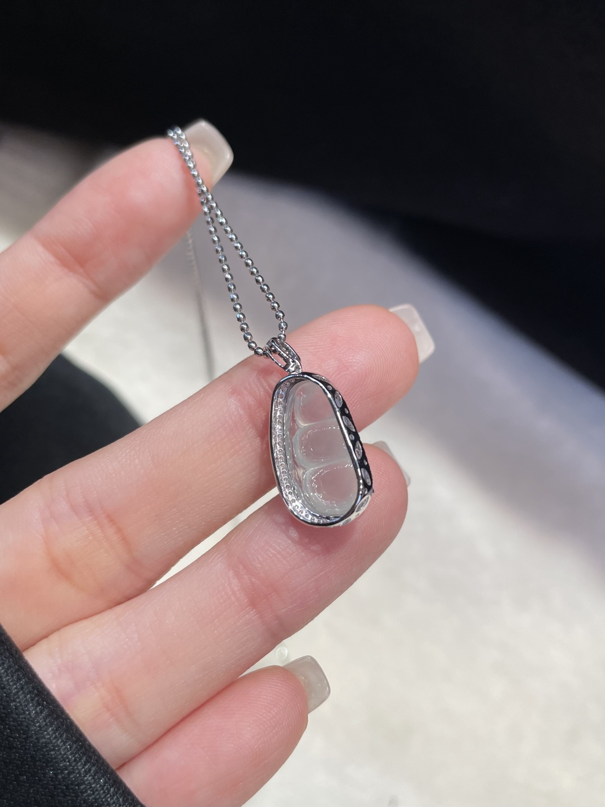 18k金饱满冰福豆 

22.8-10.8-8.2mm