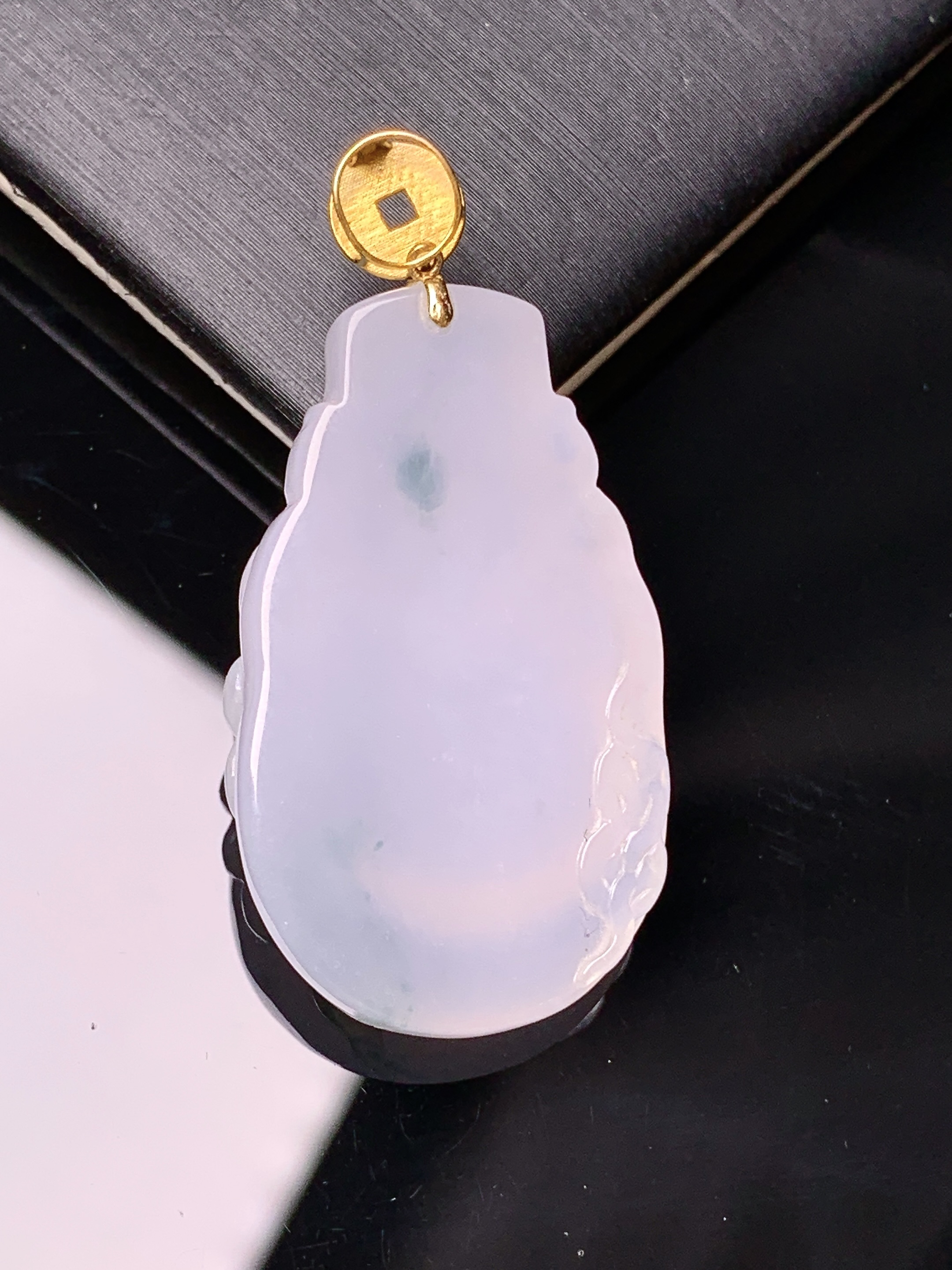 18k金镶嵌冰种财神爷吊坠 玉质细腻 色泽艳丽清新 水润亮眼 整体尺寸39.3*19.5*7e1