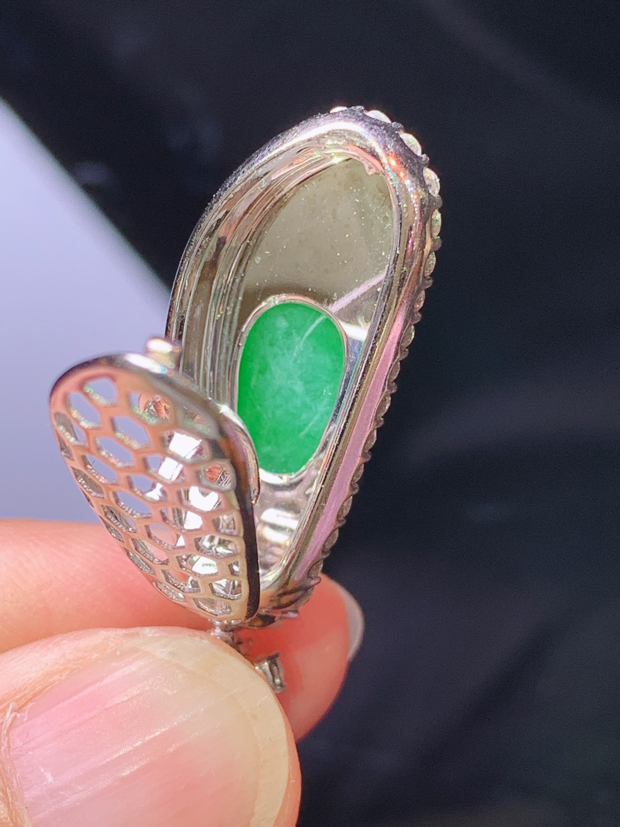 18k金钻镶嵌满绿福瓜吊坠 玉质细腻 色泽艳丽清新 水润亮眼 整体尺寸34.5*12.2*9.6s1