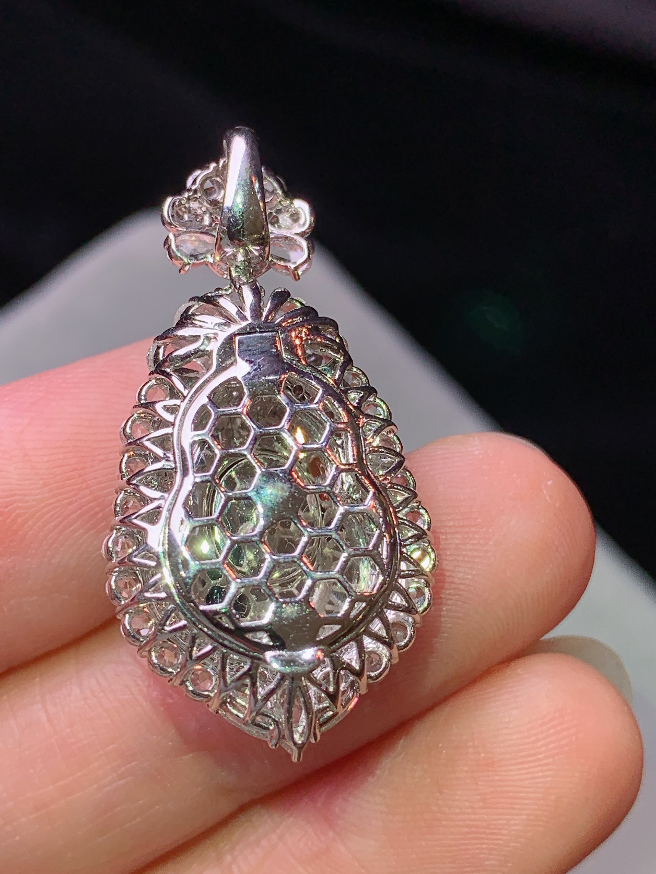 18k金钻镶嵌满绿葫芦吊坠 玉质细腻 色泽艳丽清新 水润亮眼 整体尺寸32.3*16.6*10.5h1