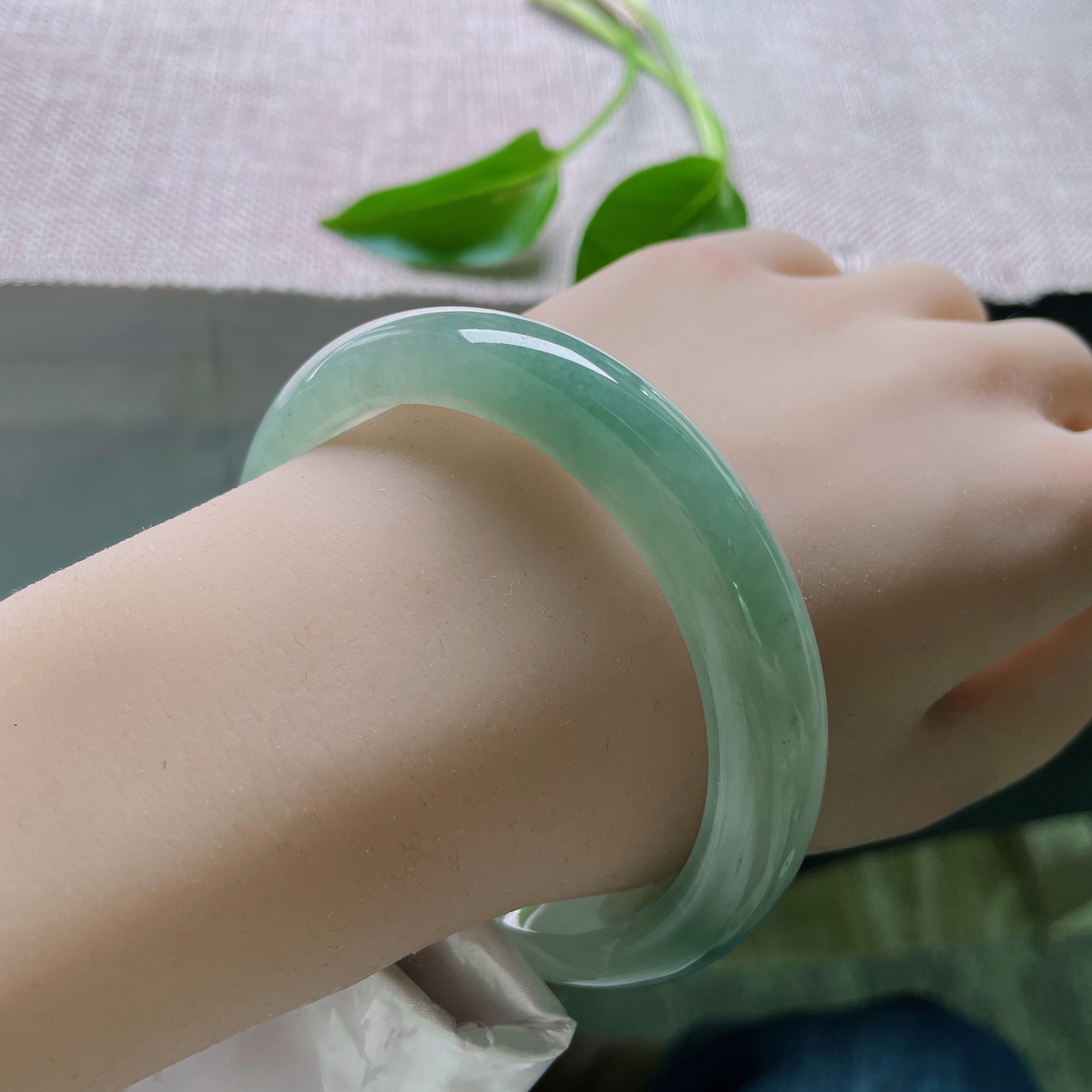 60/12.1/8.6，湖水蓝正圈，油润有光泽，大圈口，种老，沉鱼落雁，棉线..