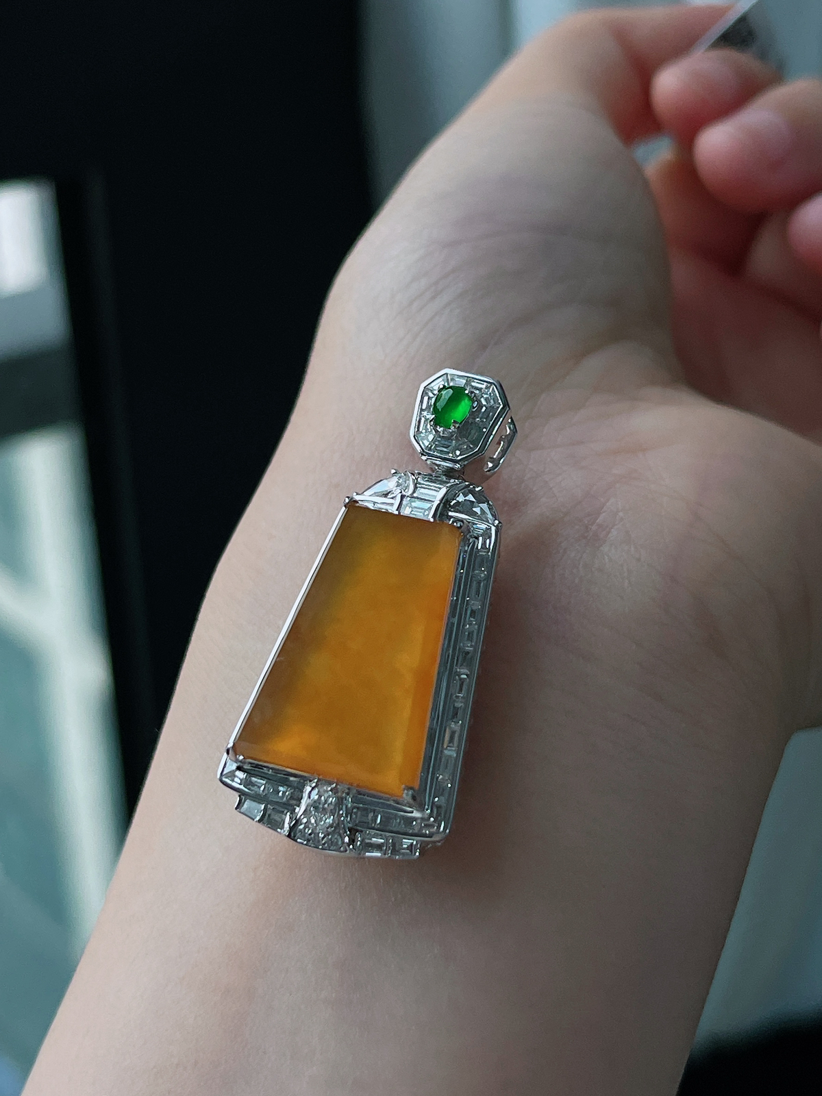 18k金 冰黄翡无事牌挂件