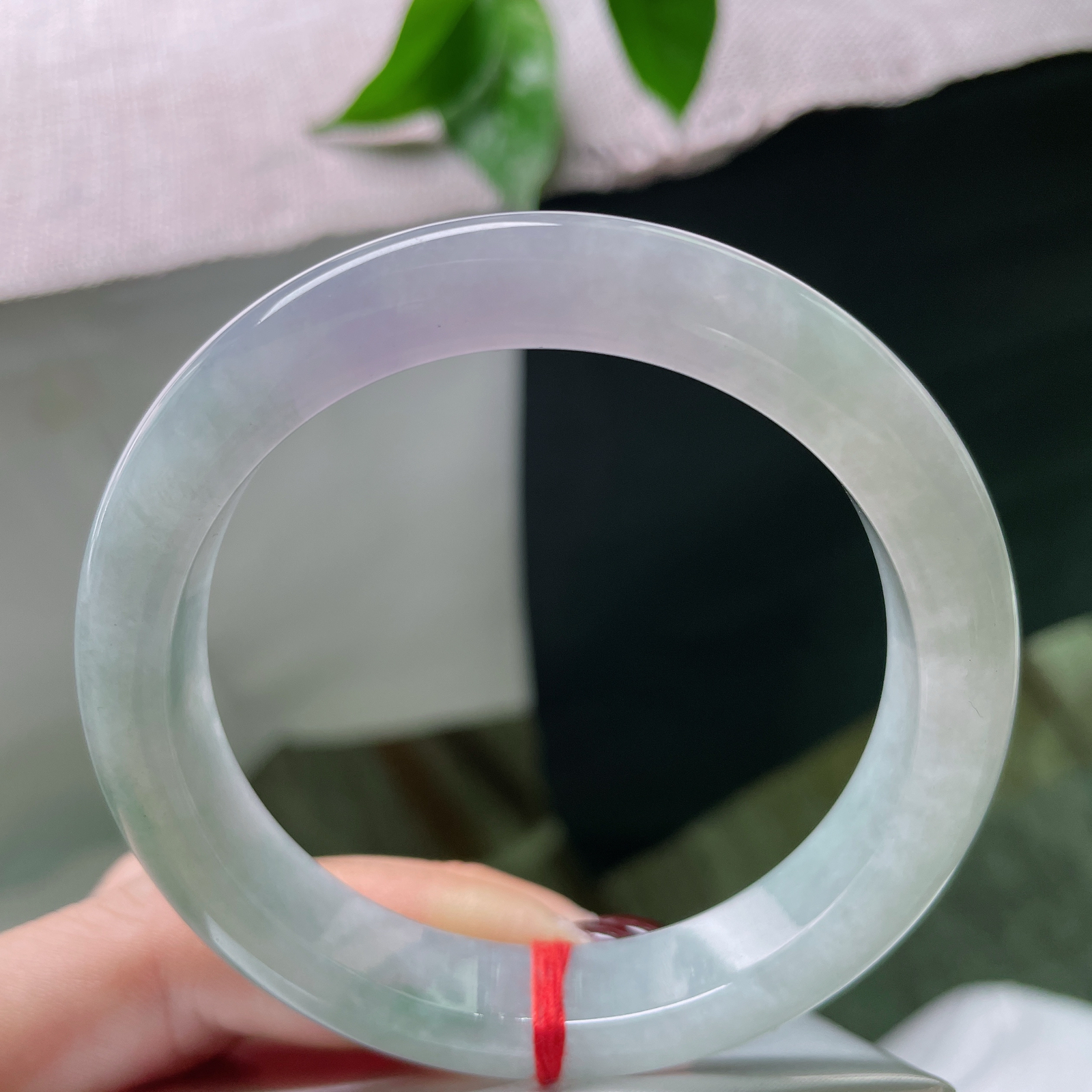 56.2/11.5/8.4，淡紫淡绿正圈，青烟紫雾，绕腕成诗，水润，细腻ss50493a