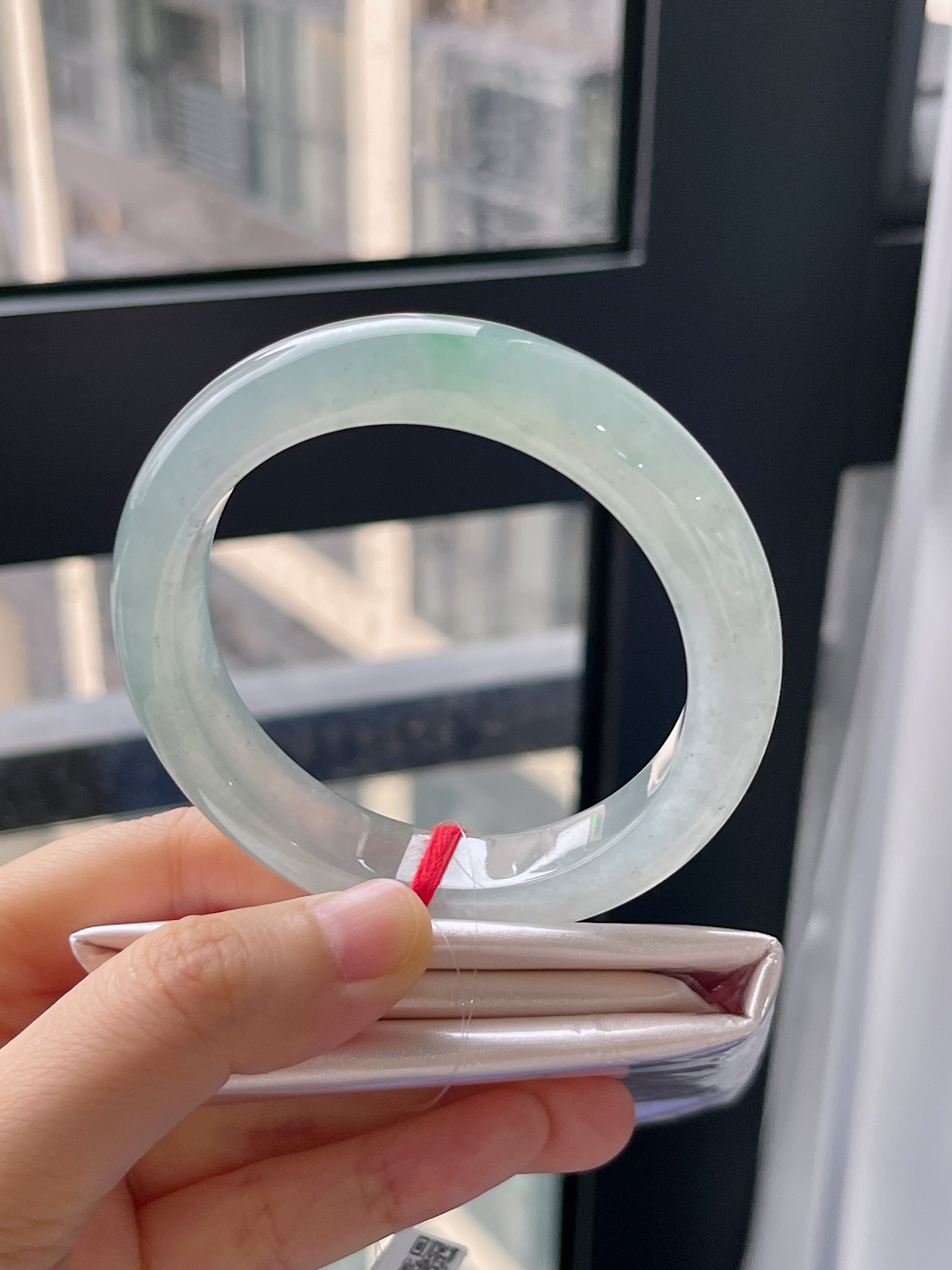 正圈55.2圈口，翡翠冰糯种飘绿手镯