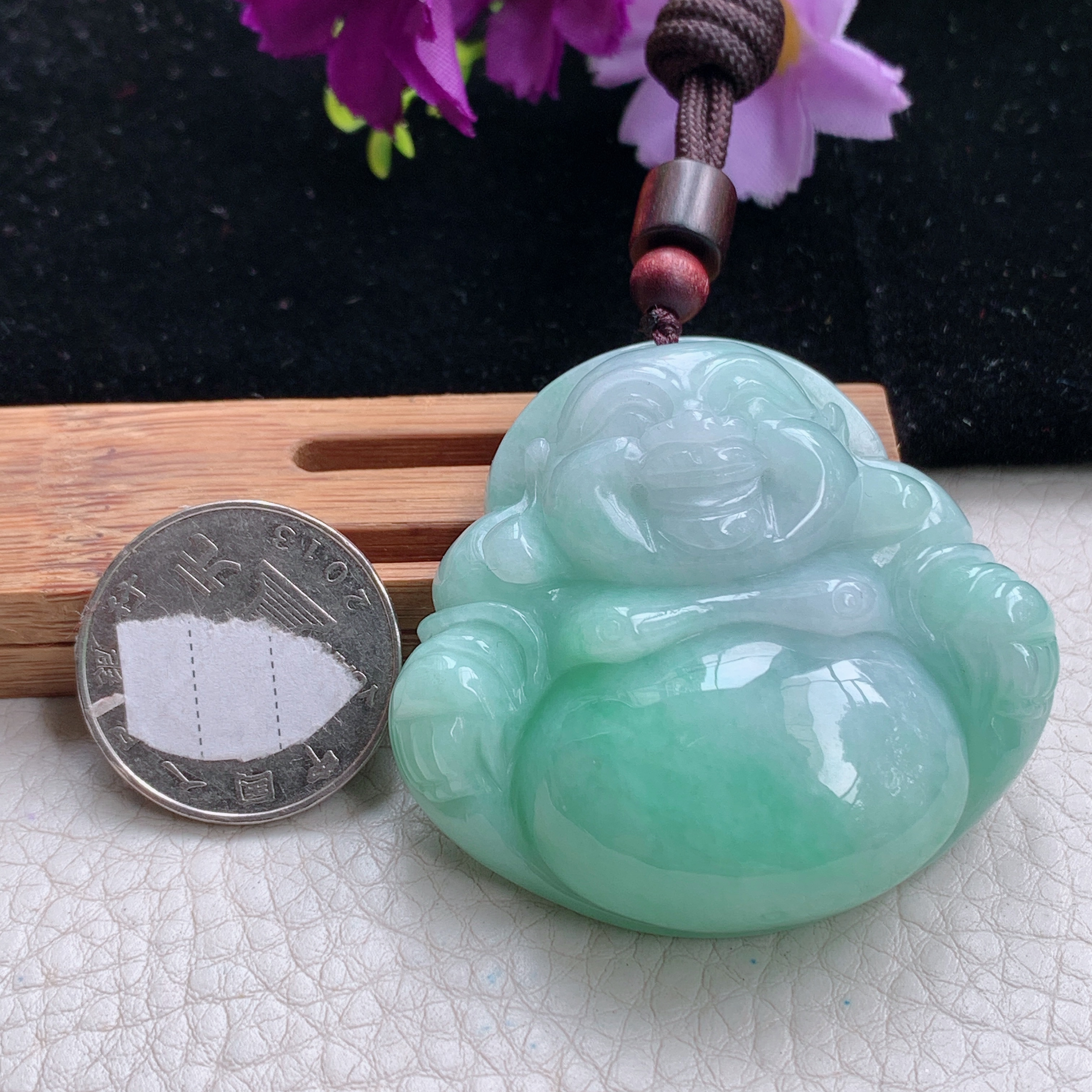 zen实拍47.5*50.5*15缅甸翡翠浅绿饱满大佛公吊坠大肚弥勒佛像项坠毛衣坠