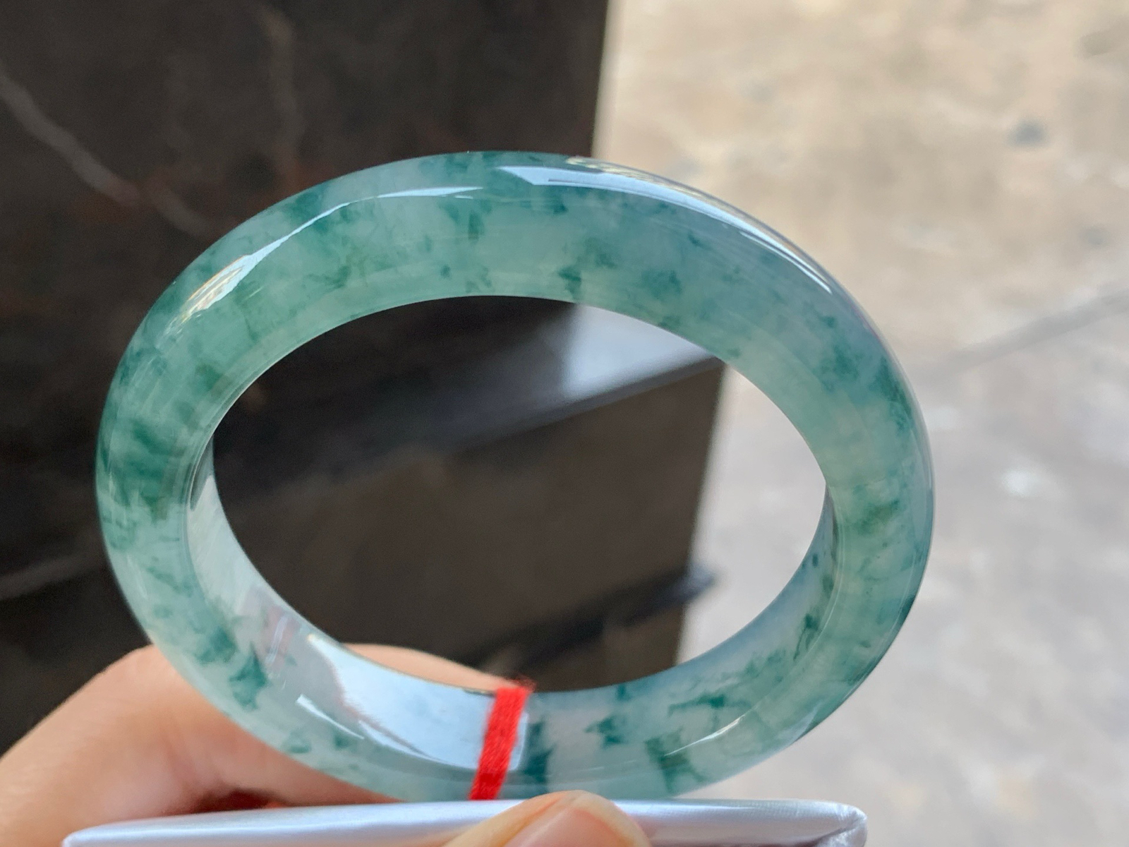 56-12.5-9.3

冰蓝花手镯^_^飘花浓郁