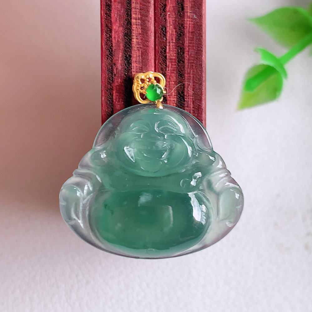 18k金扣蓝冰佛公挂件 玉质细腻  精雕弥勒佛，笑佛福耳垂肩，面相喜庆，开怀大笑，憨态可掬。惟妙惟肖，寓意福禄双全，吉祥美满，笑口常开 W01.13 尺寸：20-23.8-3.8mm