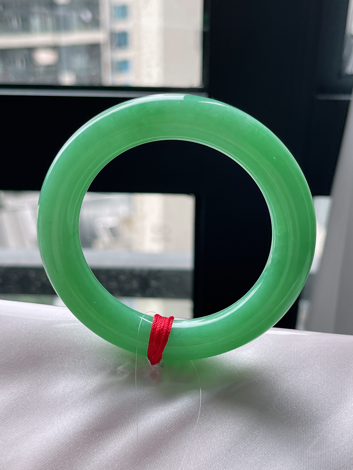 圆镯54.4圈口，翡翠糯化种满圈绿手镯