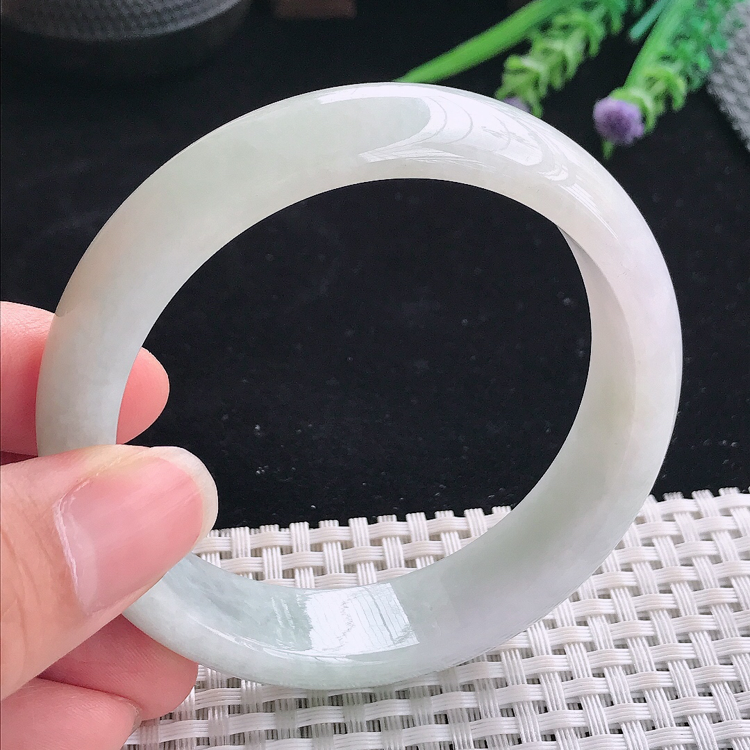 实拍A货翡翠59/15.3/8老坑秀气温润轮胎手镯翡翠宽边玉镯平安镯美人镯