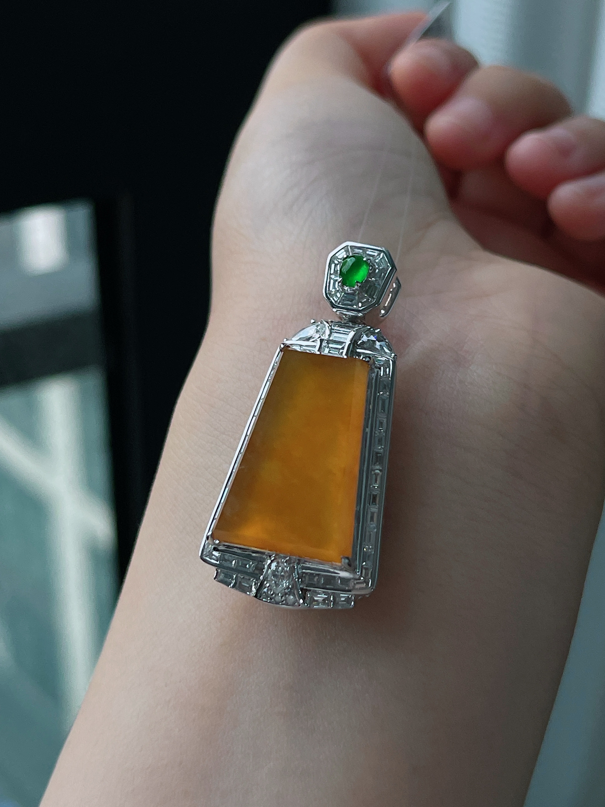 18k金 冰黄翡无事牌挂件