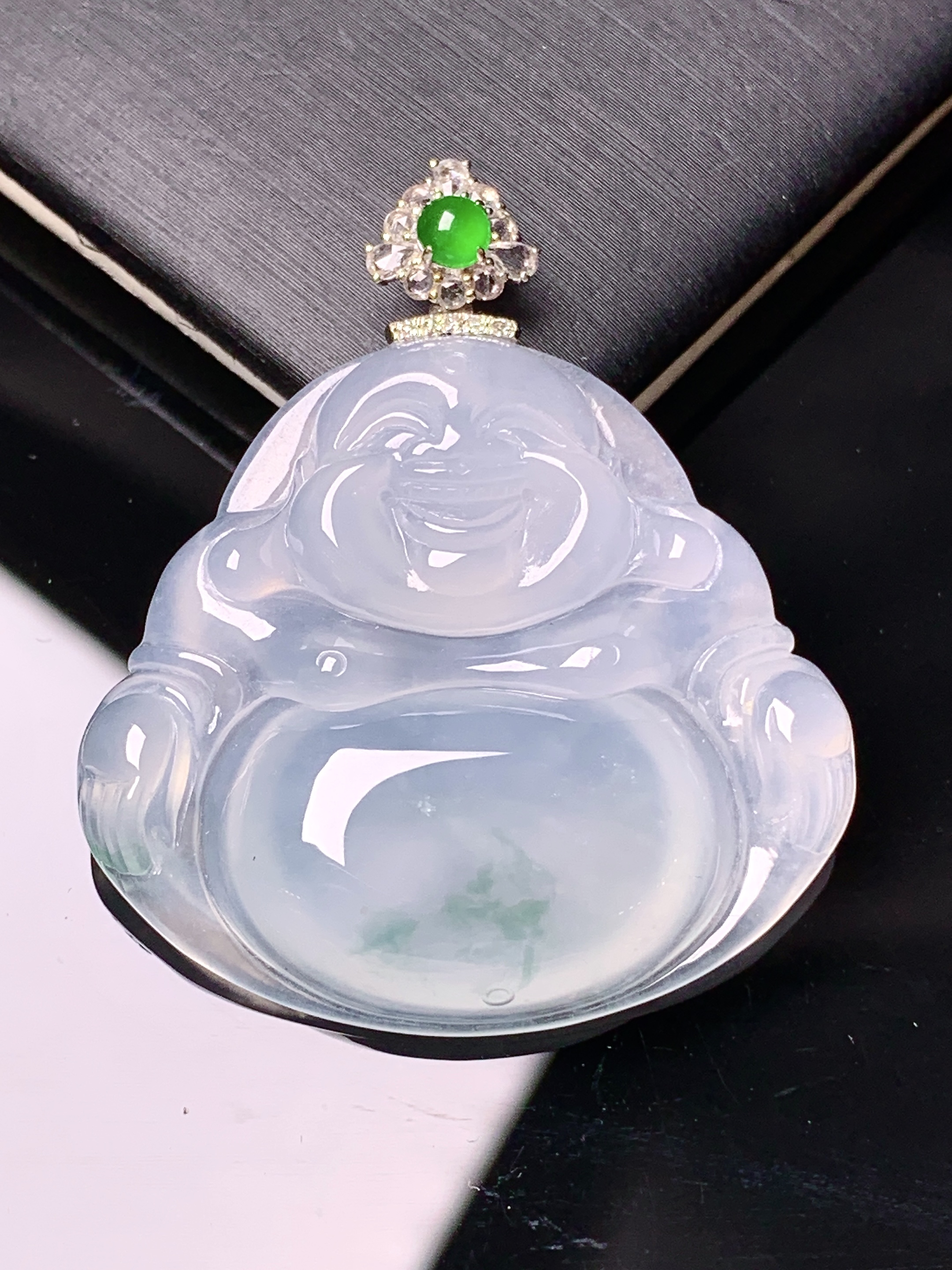 18k金钻镶嵌冰种佛公吊坠 玉质细腻 水润亮眼 色泽艳丽 整体尺寸39.5*34*6a2