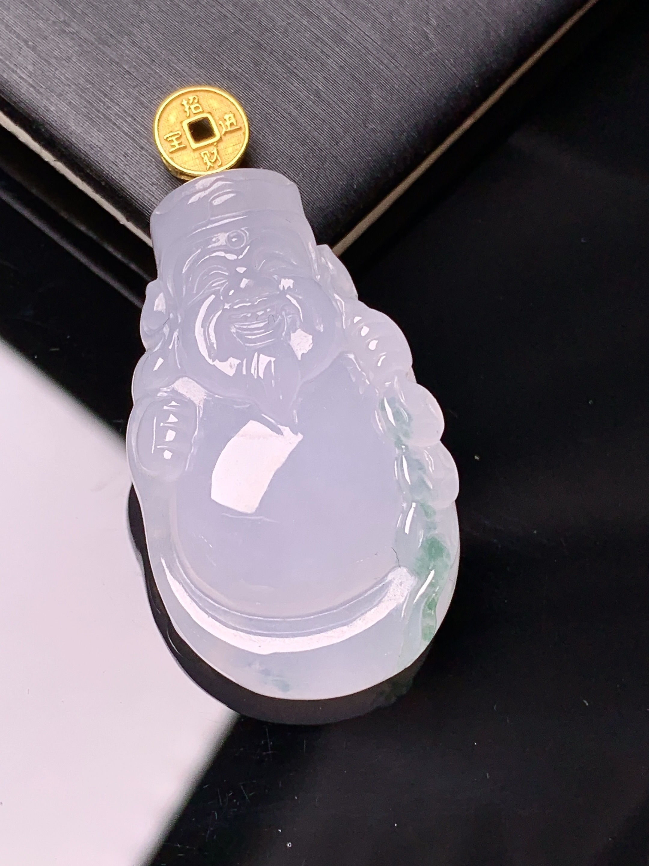 18k金镶嵌冰种财神爷吊坠 玉质细腻 色泽艳丽清新 水润亮眼 整体尺寸39.3*19.5*7e1
