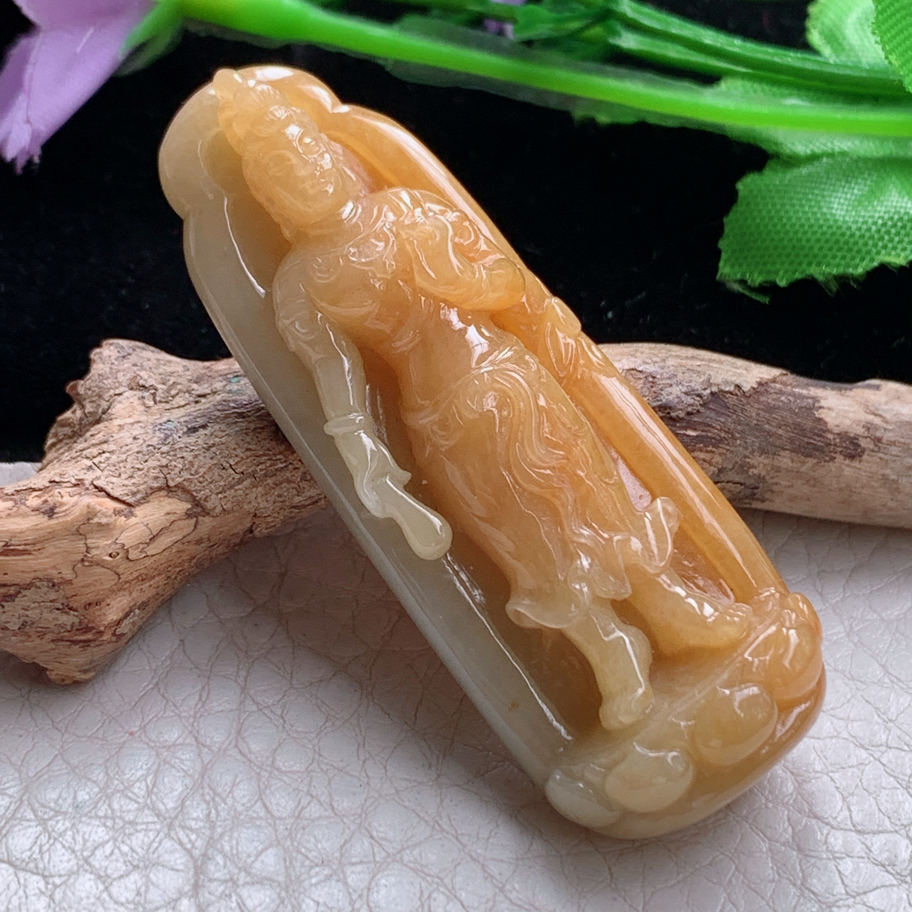 lz实拍57.2*21.3*11.6天然缅甸翡翠黄翡站观音吊坠