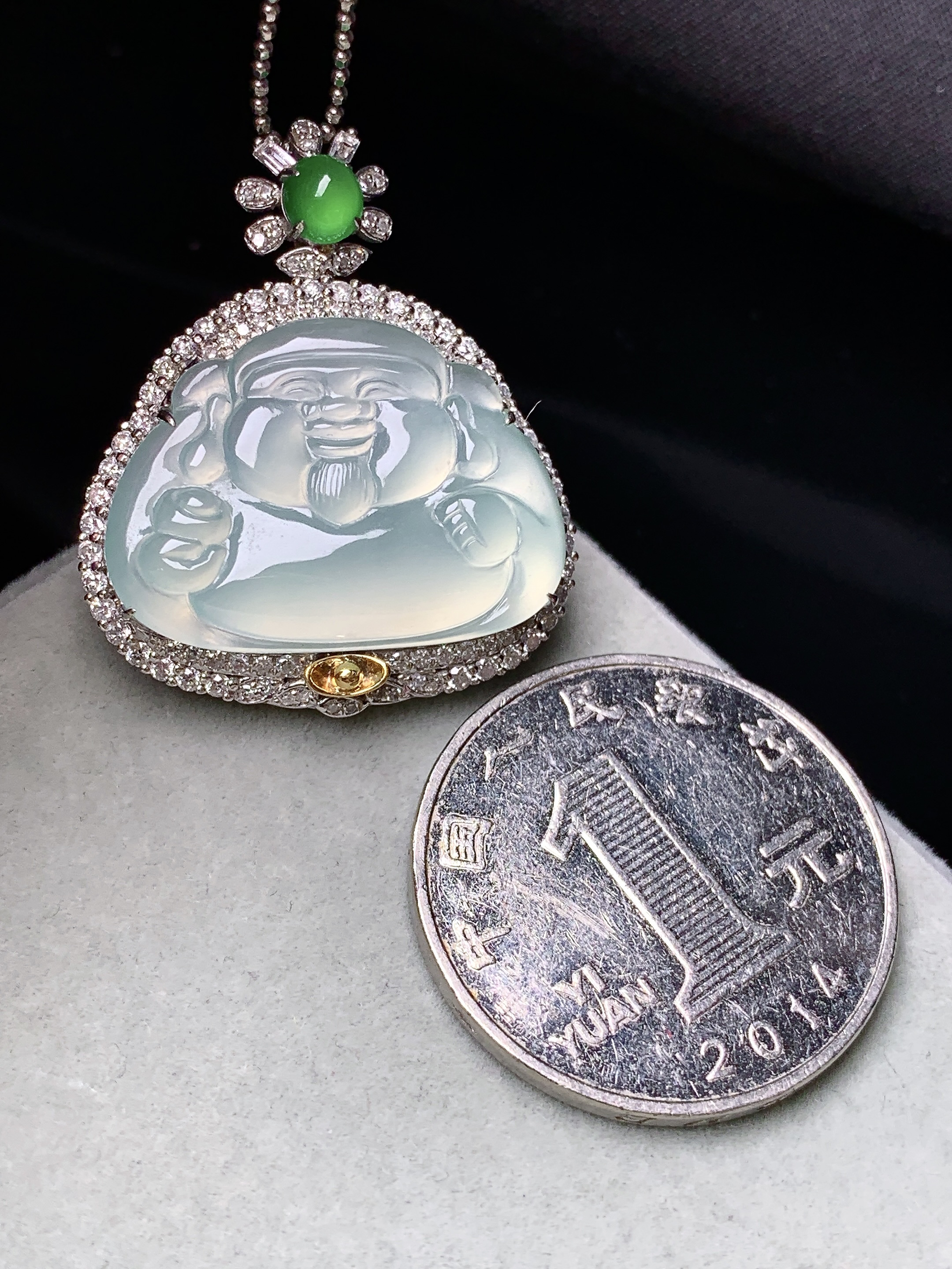 18k金钻镶嵌冰种财神爷吊坠 玉质细腻 水润亮眼 色泽艳丽 整体尺寸30.3*25.6*9.5k1